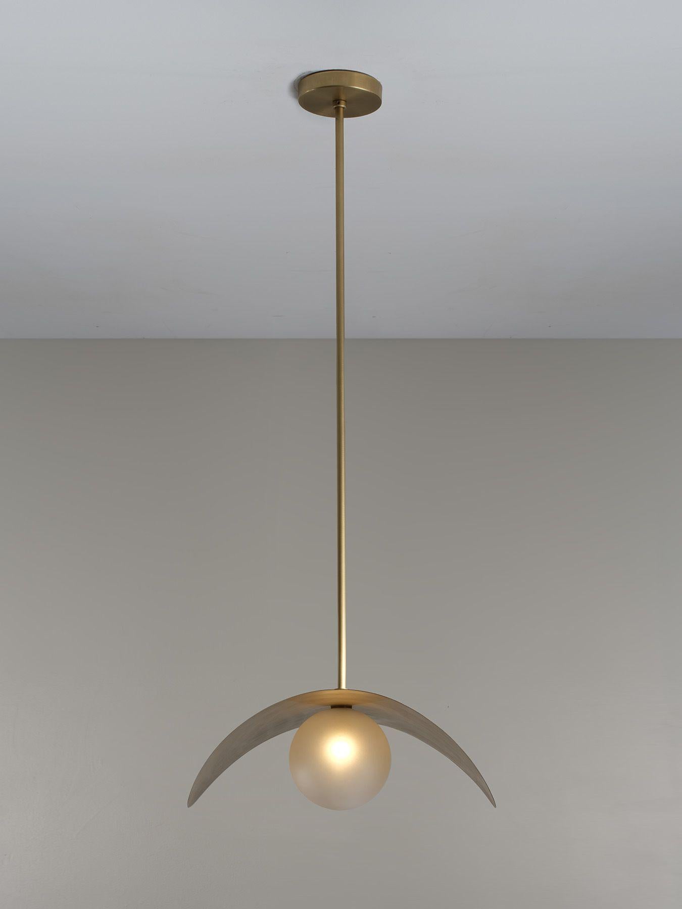Modern MONTERA Biomorphic Pendant Light in Brass & Blown Glass, Blueprint Lighting 2021 For Sale