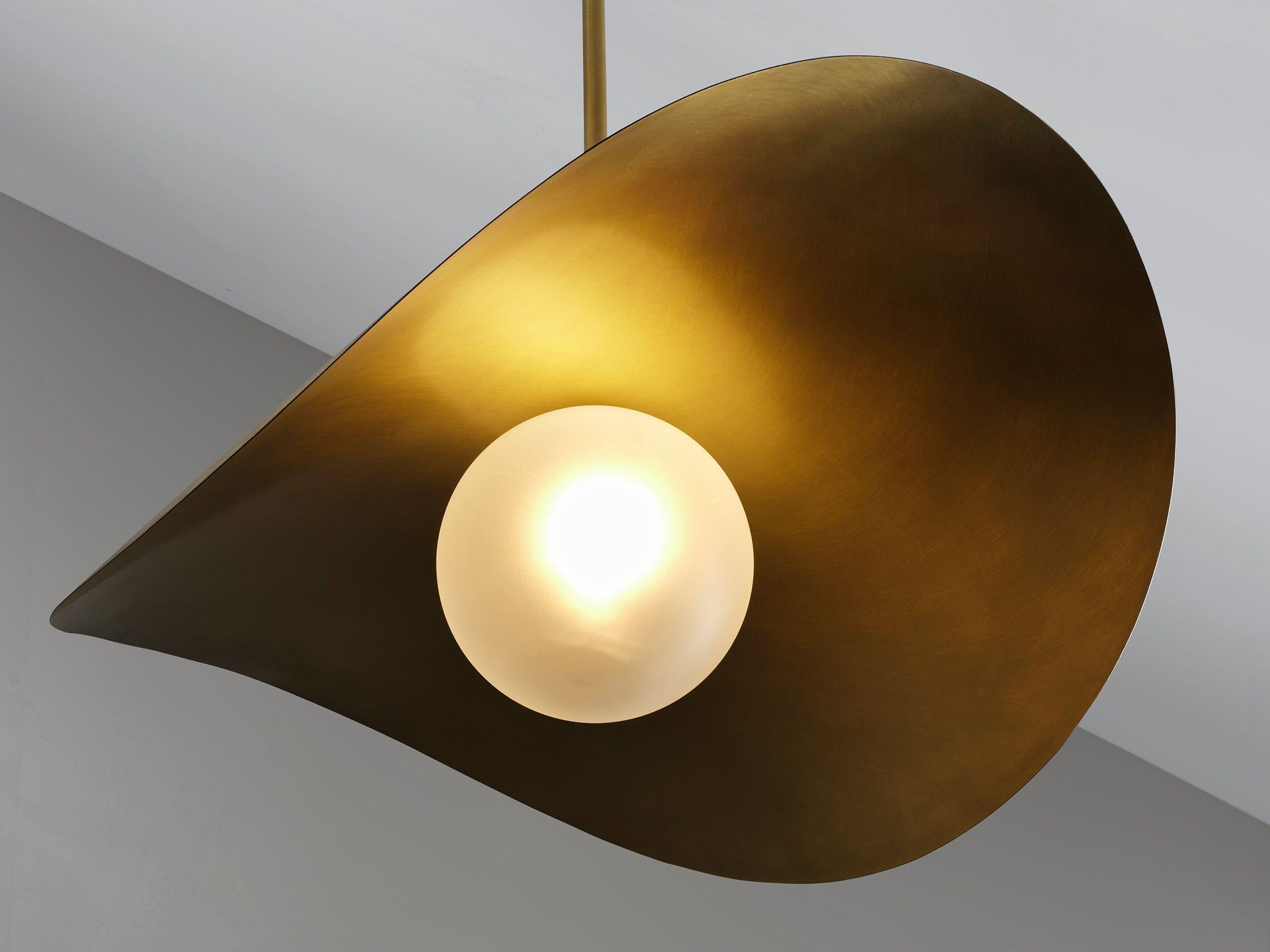 MONTERA Biomorphe Pendelleuchte aus Messing und geblasenem Glas, Blueprint Lighting 2021 im Angebot 1