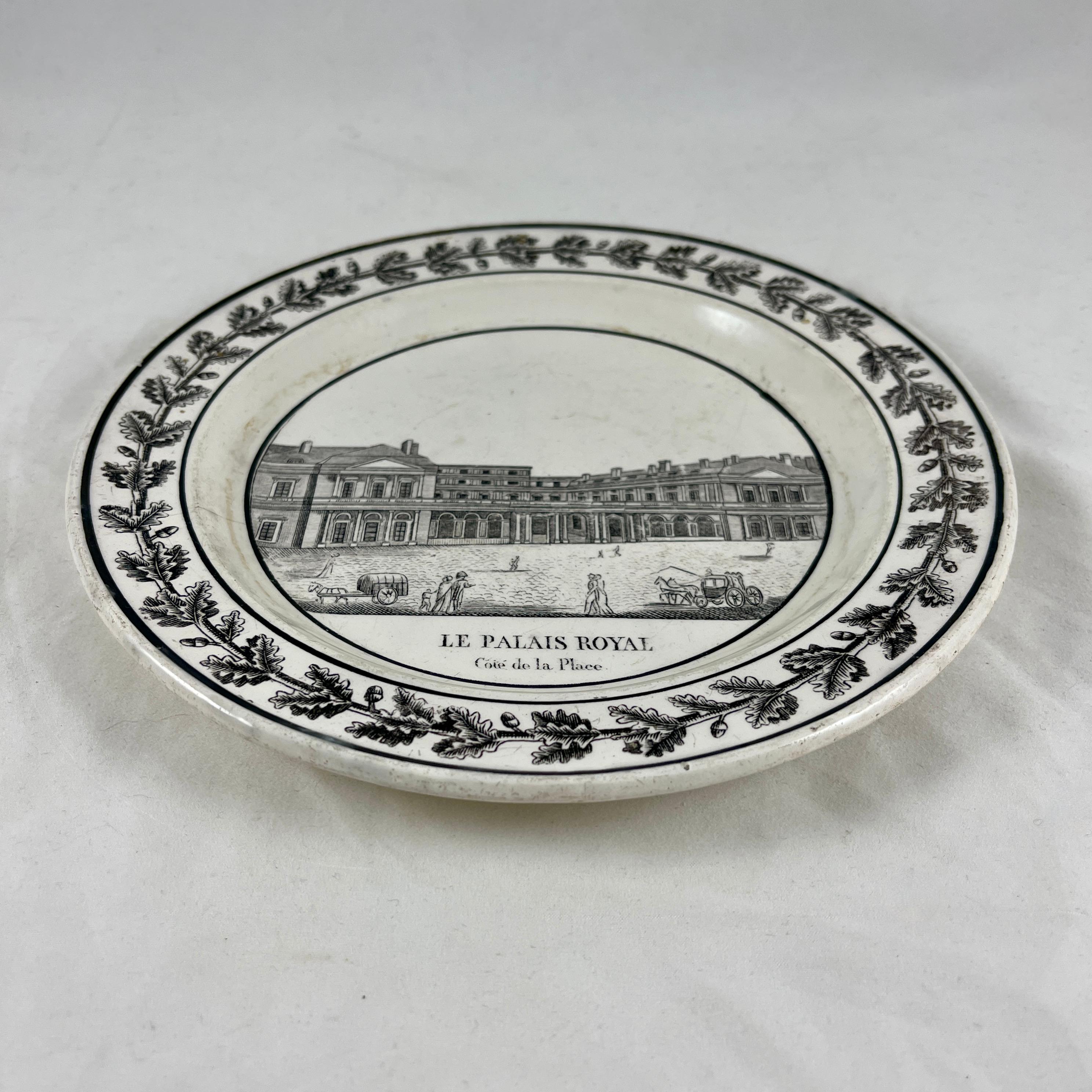 Montereau French Creamware Faïence Le Palais Royal Architecture Plate In Good Condition For Sale In Philadelphia, PA