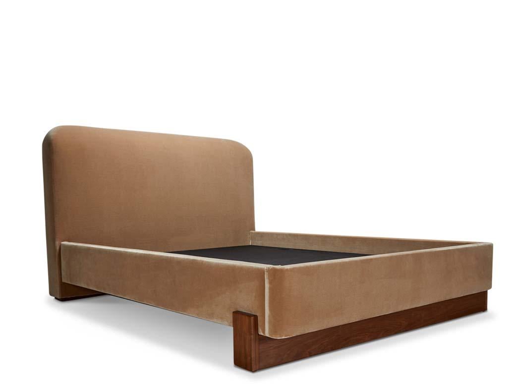Monterey-Bett von Disc Interiors x Lawson-Fenning, Queen (amerikanisch) im Angebot