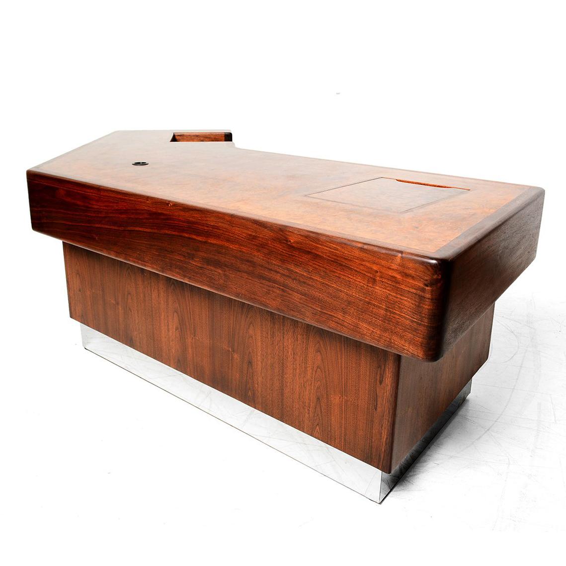 AMBIANIC presents
Executive Desk boomerang design by Monteverdi & Young, designed by Maurice Bailey.
Made in the USA, circa 1960s. Maker label present.
28.5 h x 102 w x 36 d inches
Clean modern lines walnut and burlwood. Stainless steel chrome