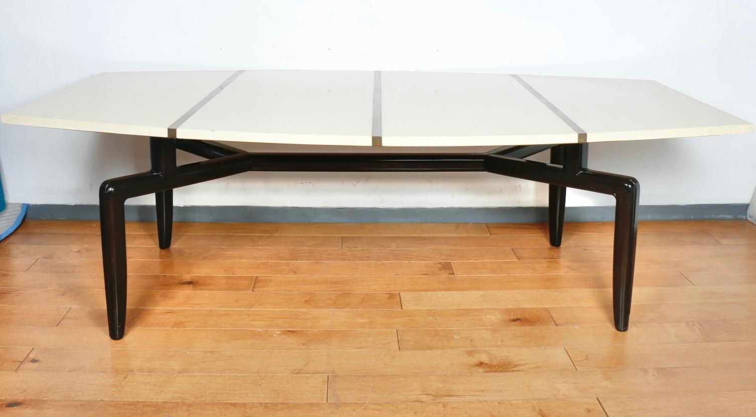 Mid-Century Modern Table de salle à manger ou de conférence Monteverdi Young en vente