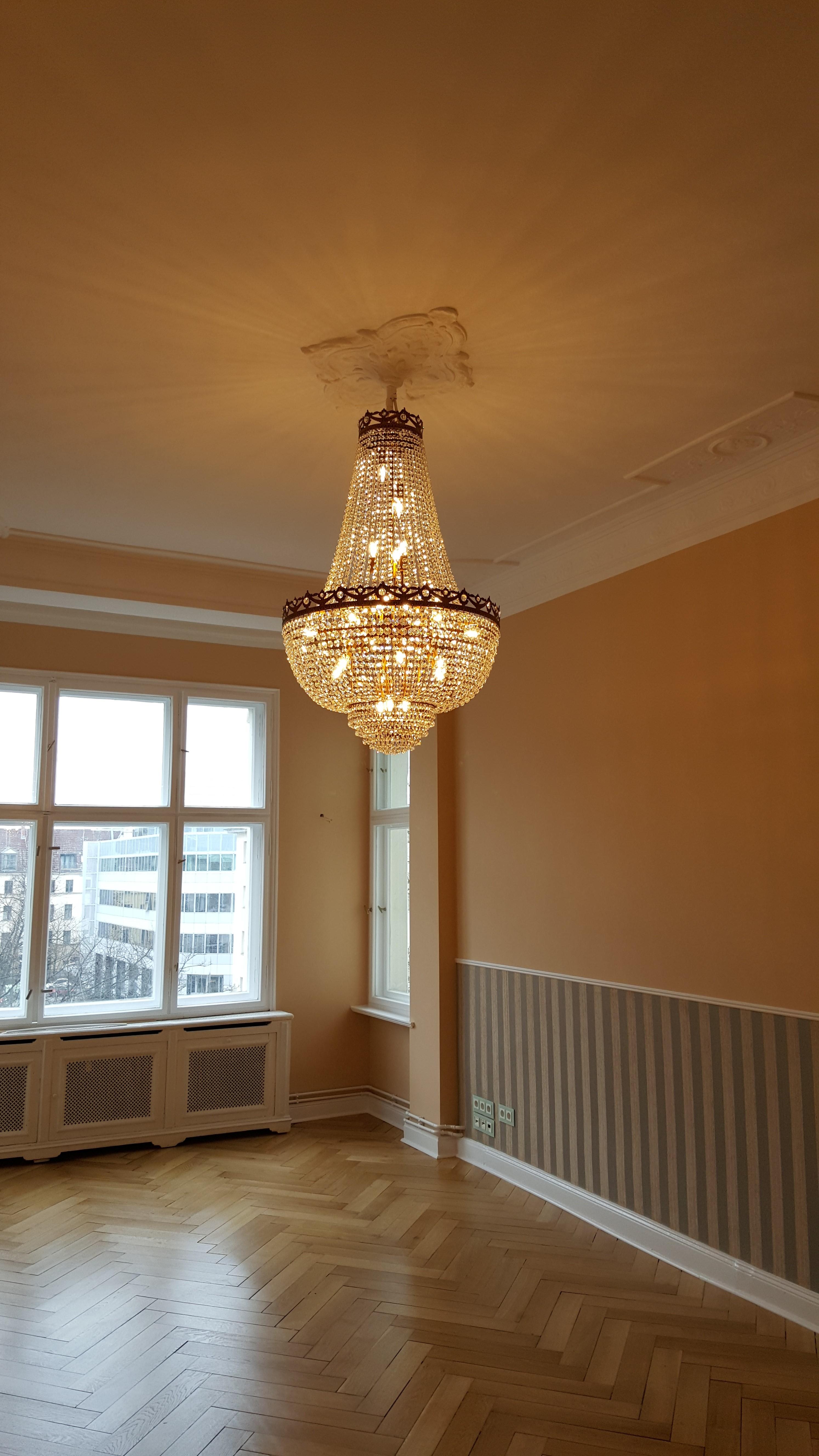 Contemporary Montgolfiè Antique Lok Crystal Chandelier Empire Sac a Pearl Lamp Chateau New For Sale