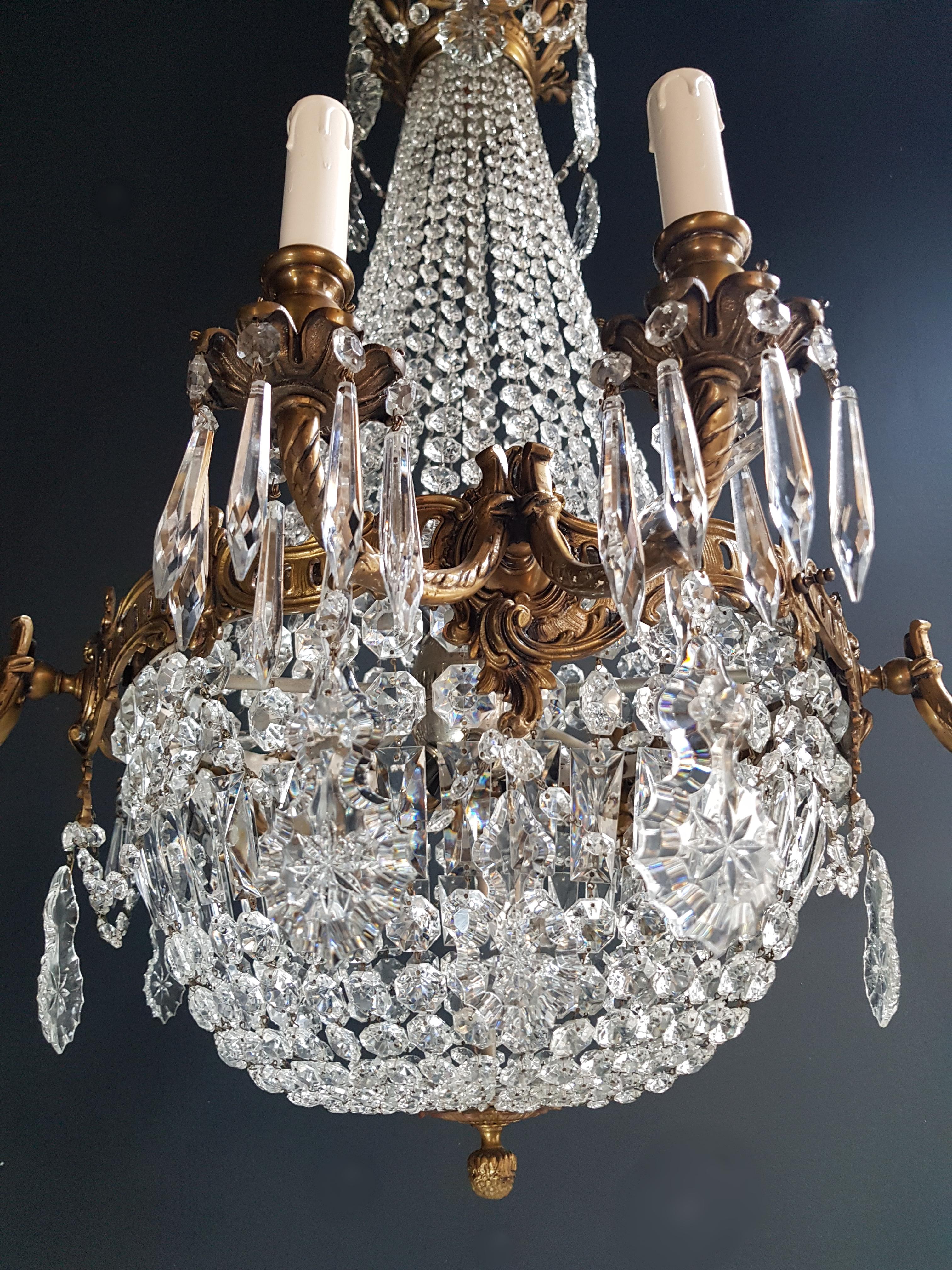 Cabling and sockets completely renewed. Crystal hand knotted
Measures: Total height 130 cm, height without chain: 100 cm, diameter 85 cm, weight (approximately) 20 kg.

Number of lights: 20-light bulb sockets: E14

Montgolfiè Empire Sac a Pearl