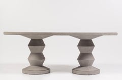 Mesa de comedor ovalada Montgomery gris claro moderna, años 2020, EE.UU.