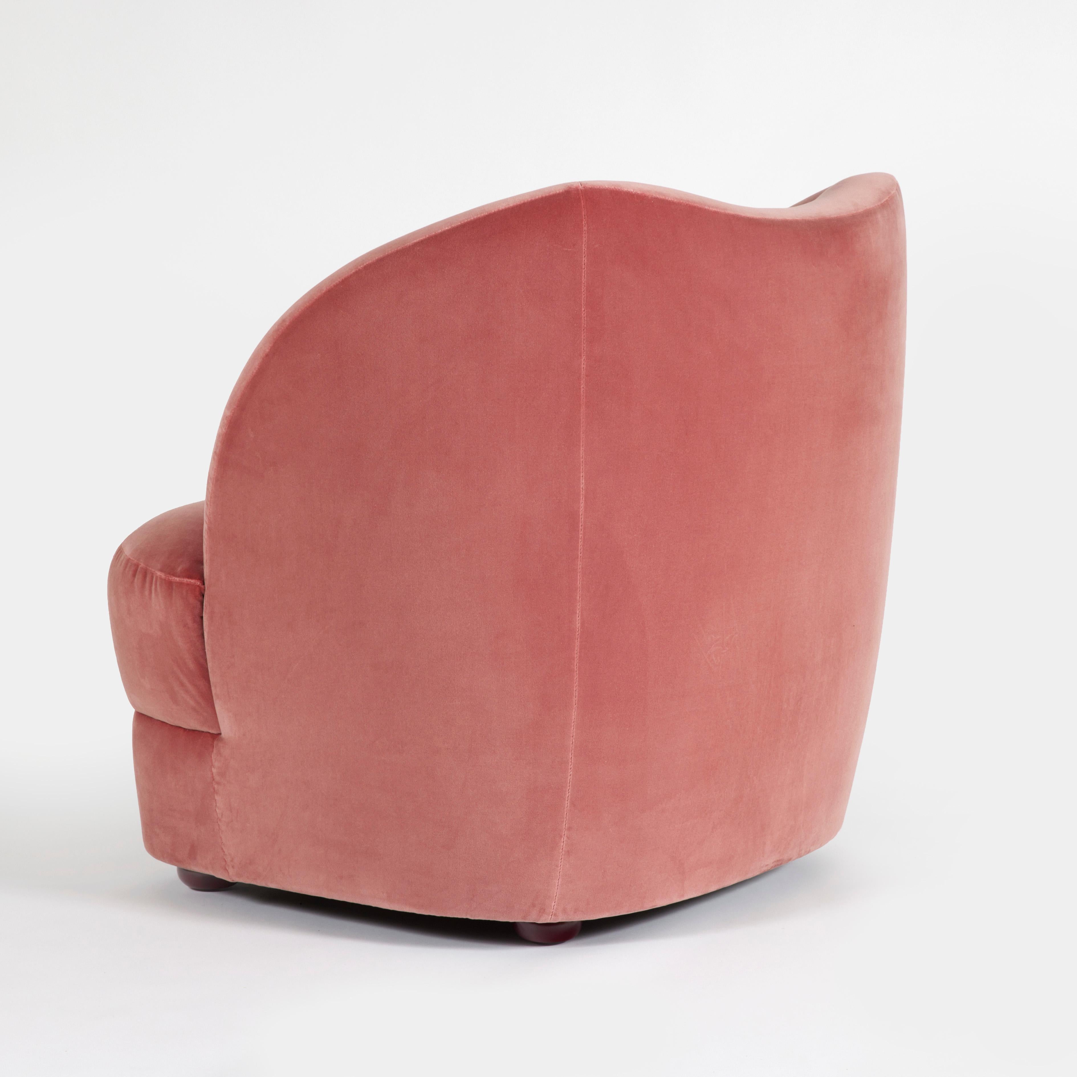 Français Fauteuil Montis en laque rose (petit modèle) par Laura Gonzalez en vente