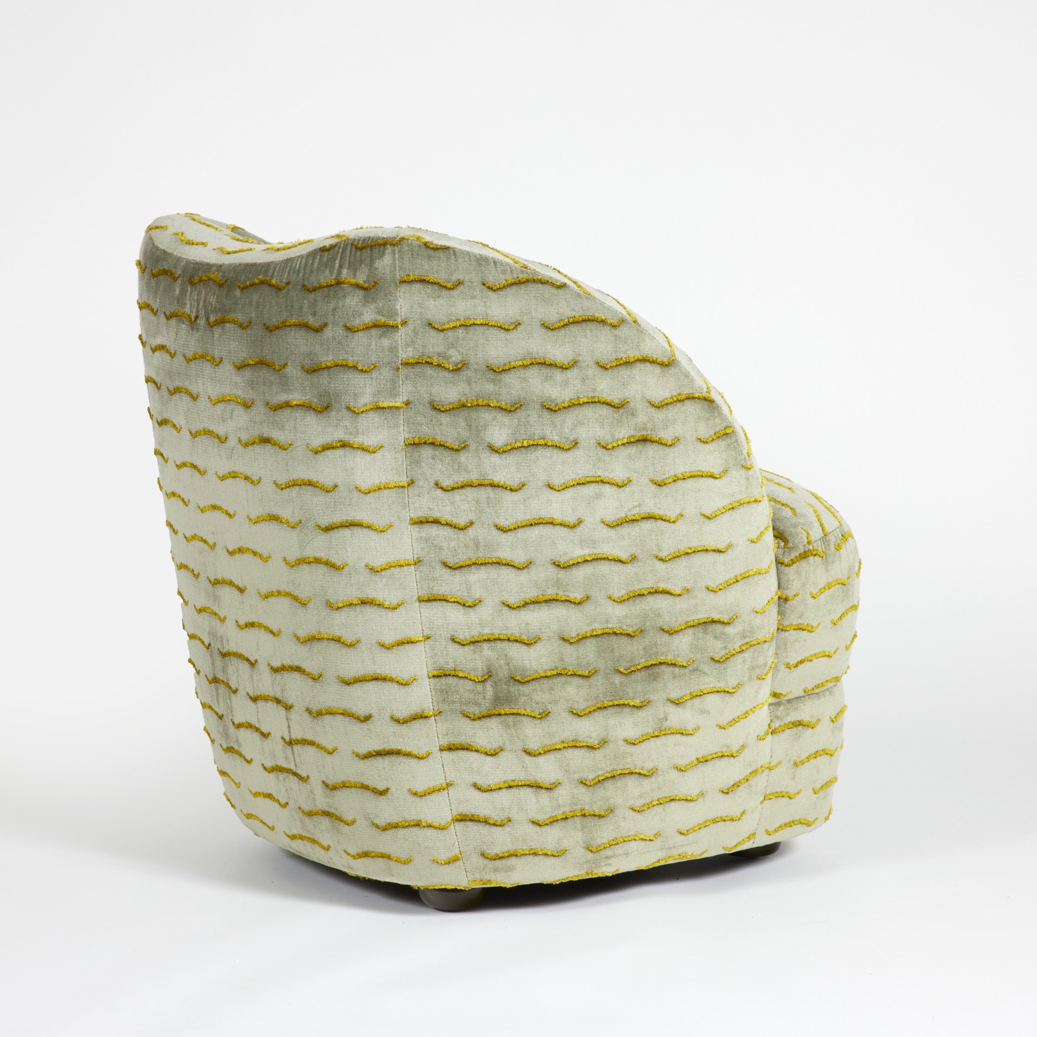 Sillón Monti en pistacho (Modelo grande) by Laura gonzalez Art Decó en venta