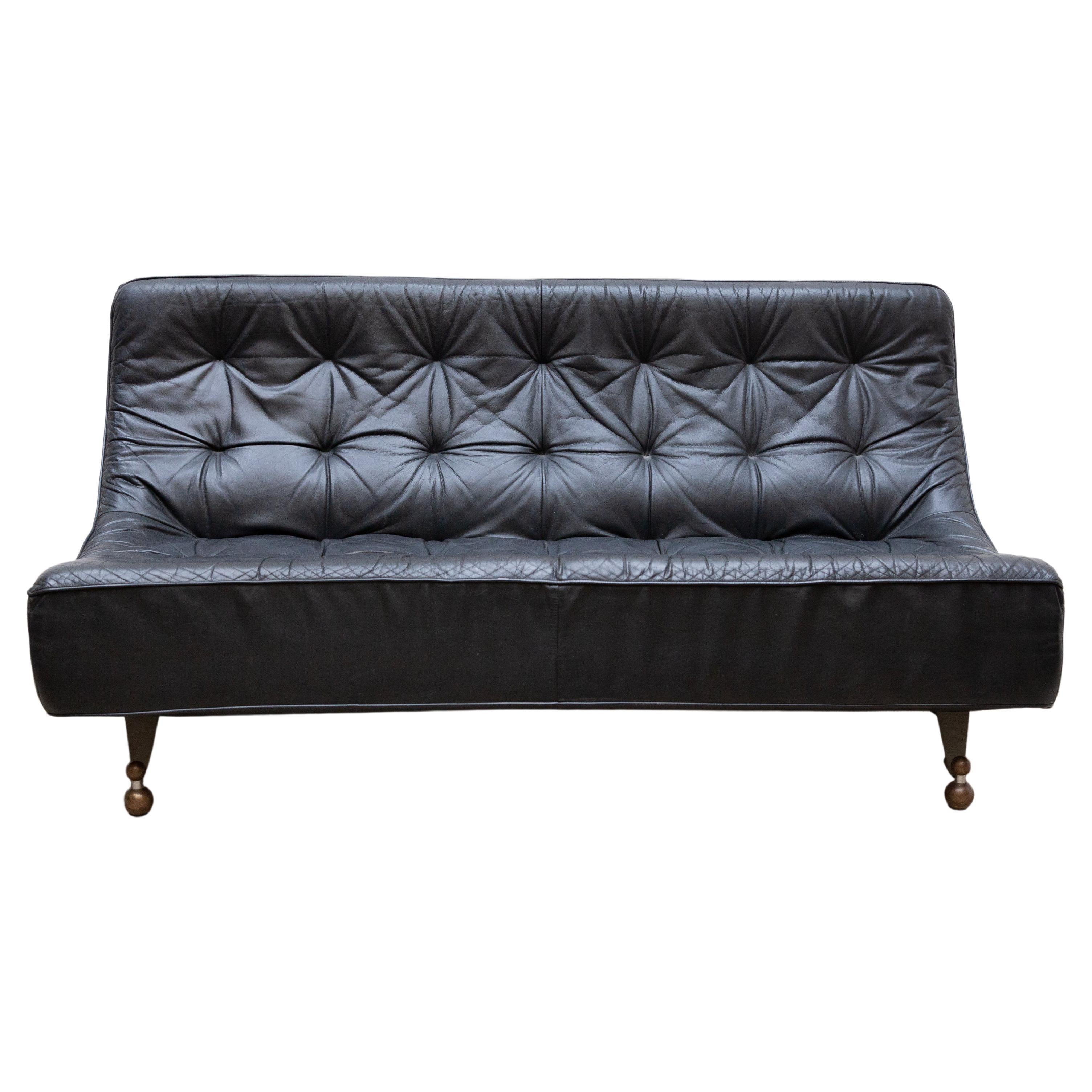 Black leather Sofa model 