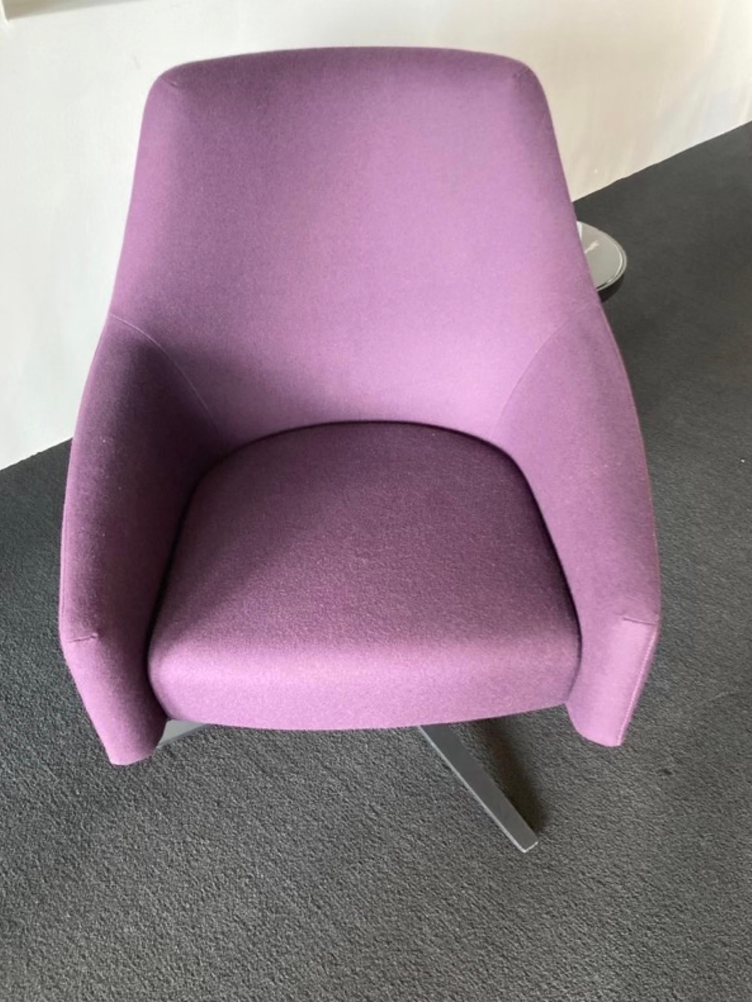 Montis Puk Low designed by Simon Pengelly in STOCK In condizioni buone in vendita a New York, NY