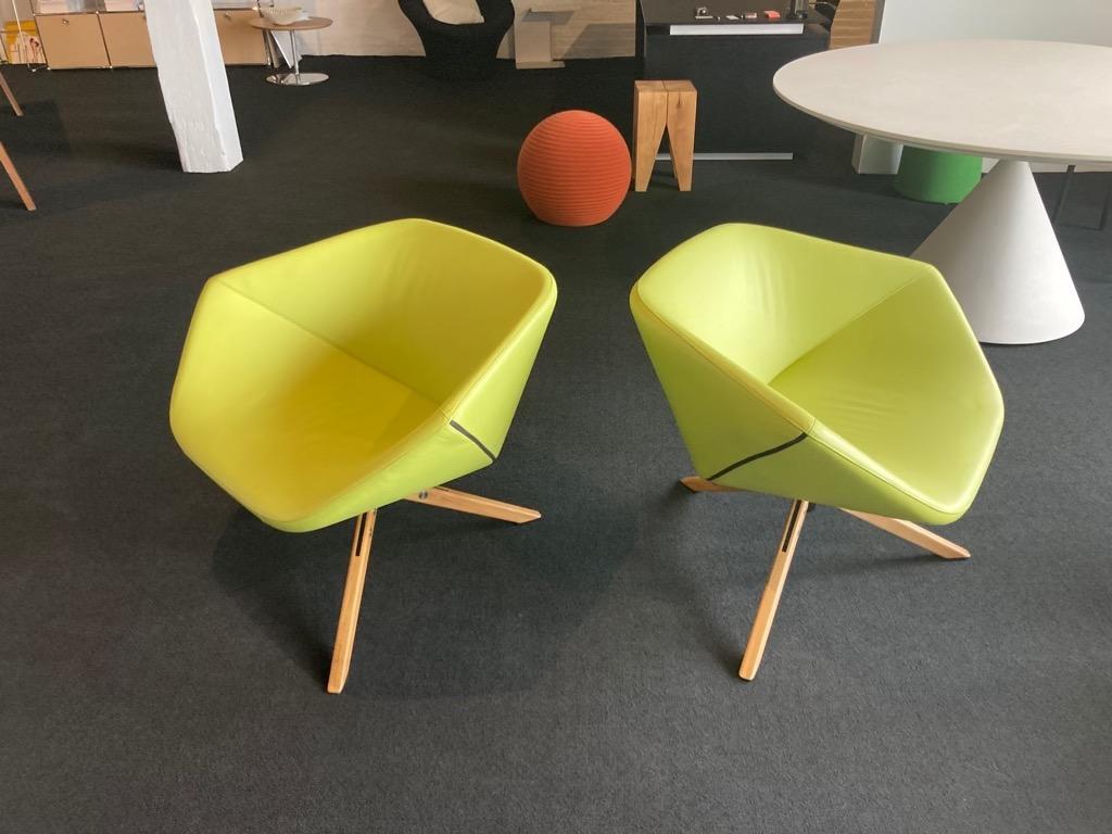 Montis Set of Two Ella Green Leather Lounge Chairs in STOCK by Niels Bendtsen 5