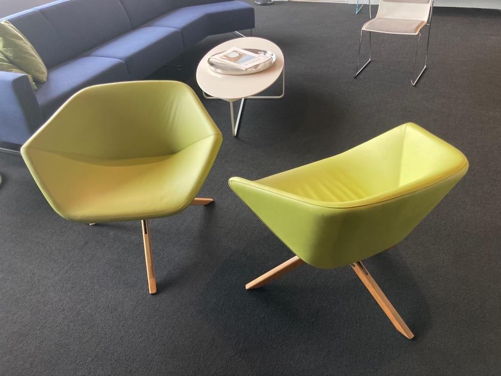Montis Set of Two Ella Green Leather Lounge Chairs in STOCK by Niels Bendtsen 8