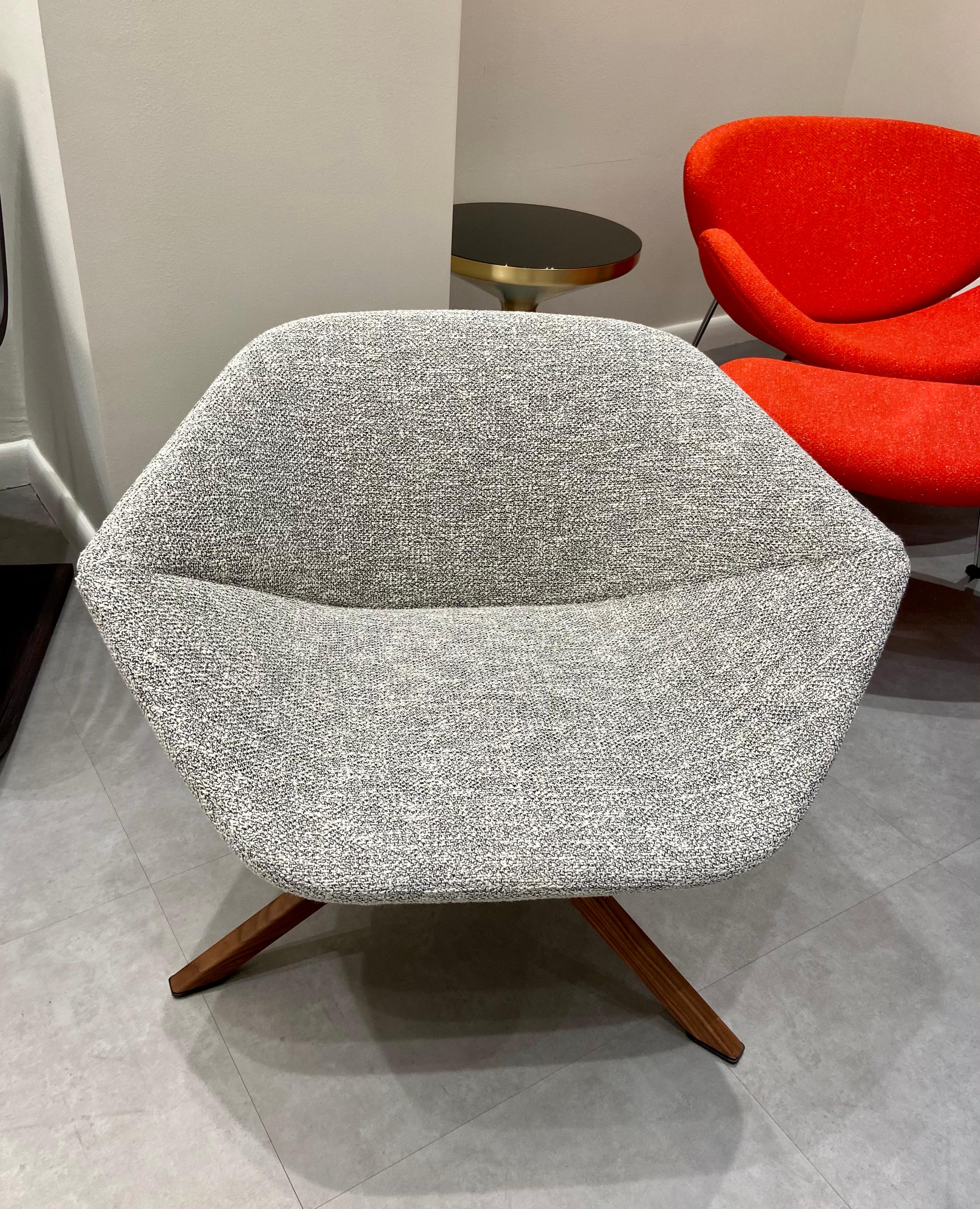 Fabric Montis Set of Two Ella Swivel Lounge Chairs Designed by Niels Bendtsen.