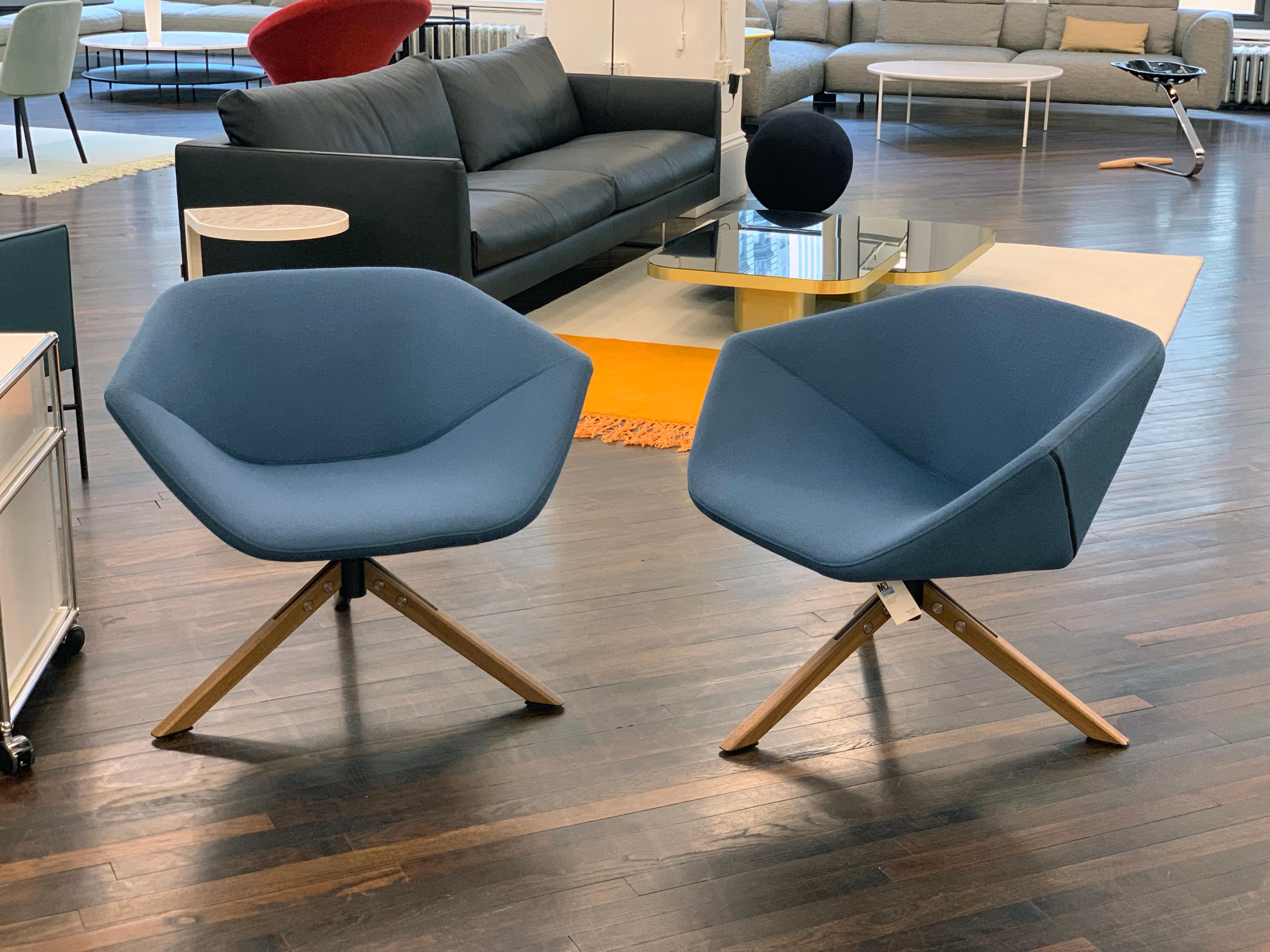 Montis Set of Two Blue Swivel Lounge Ella Chairs 4