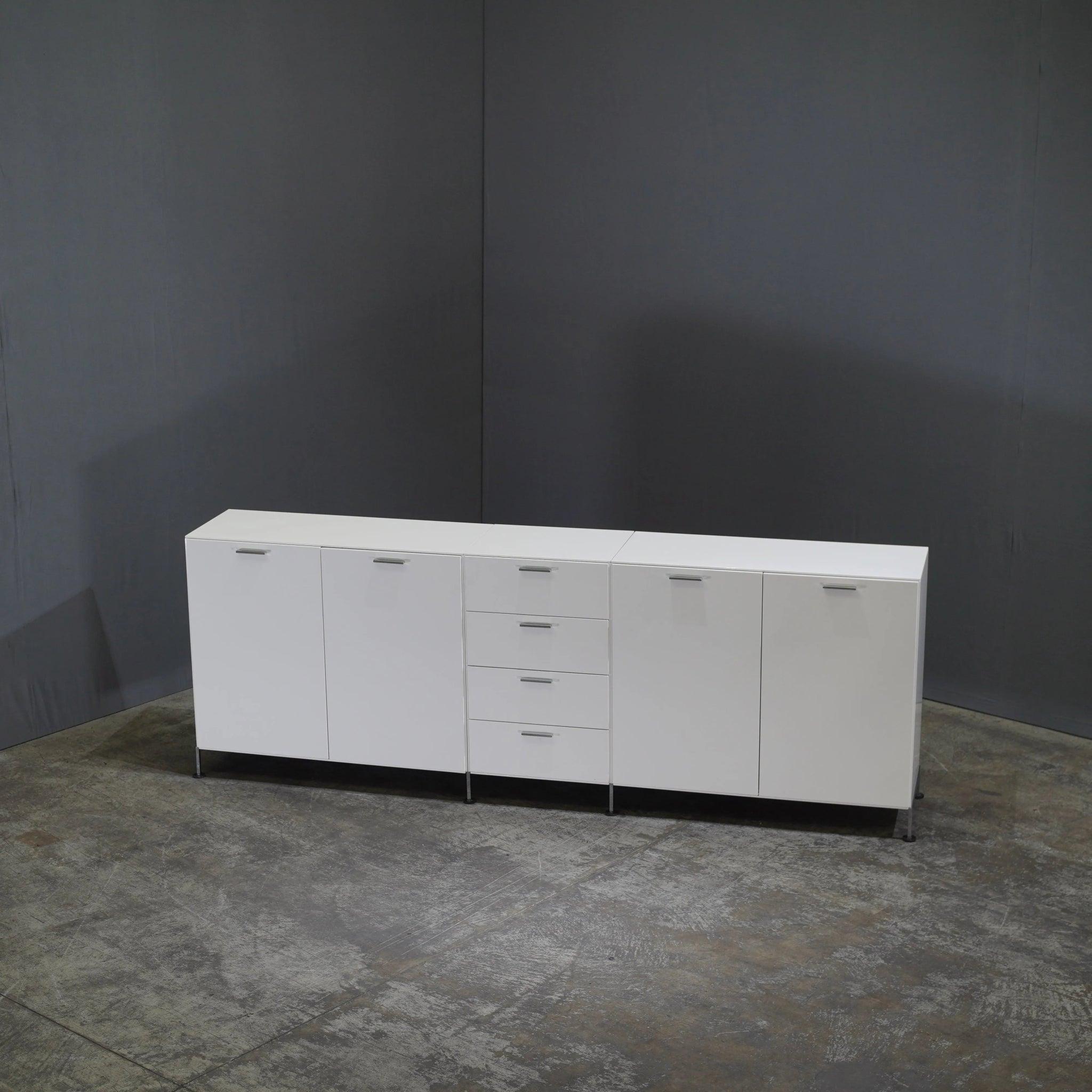 Montis White Cabinet In Good Condition In Basildon, London