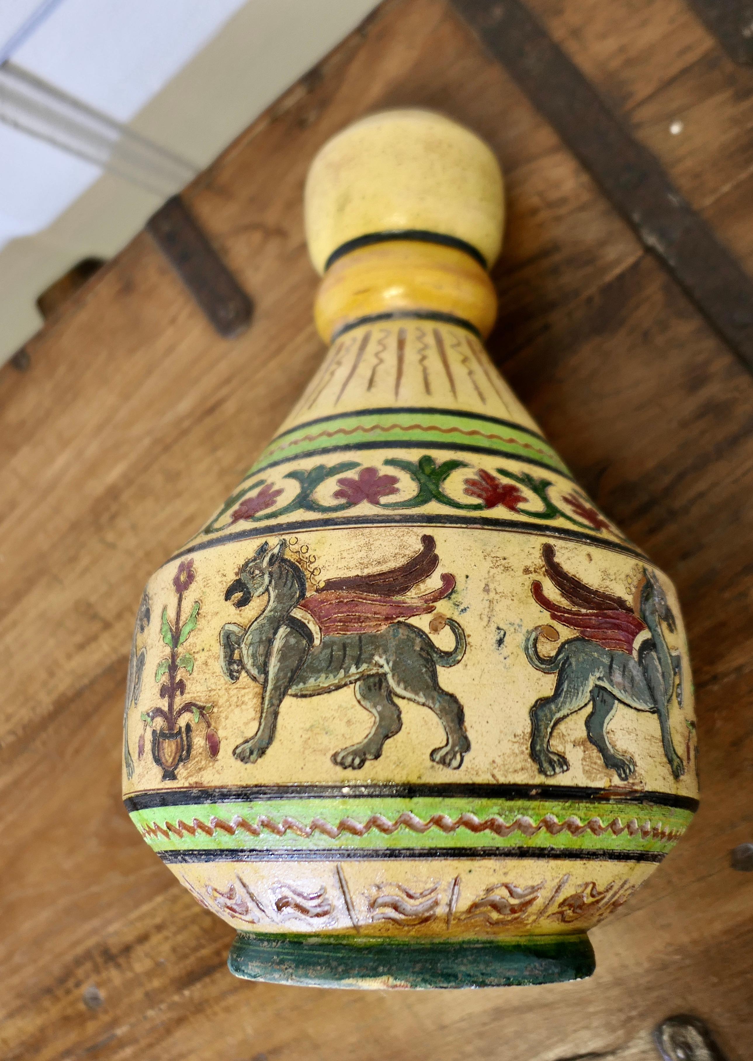 Metà XX secolo Vaso italiano Montopolyi Arno con guardiani alati   Un pezzo insolito in vendita