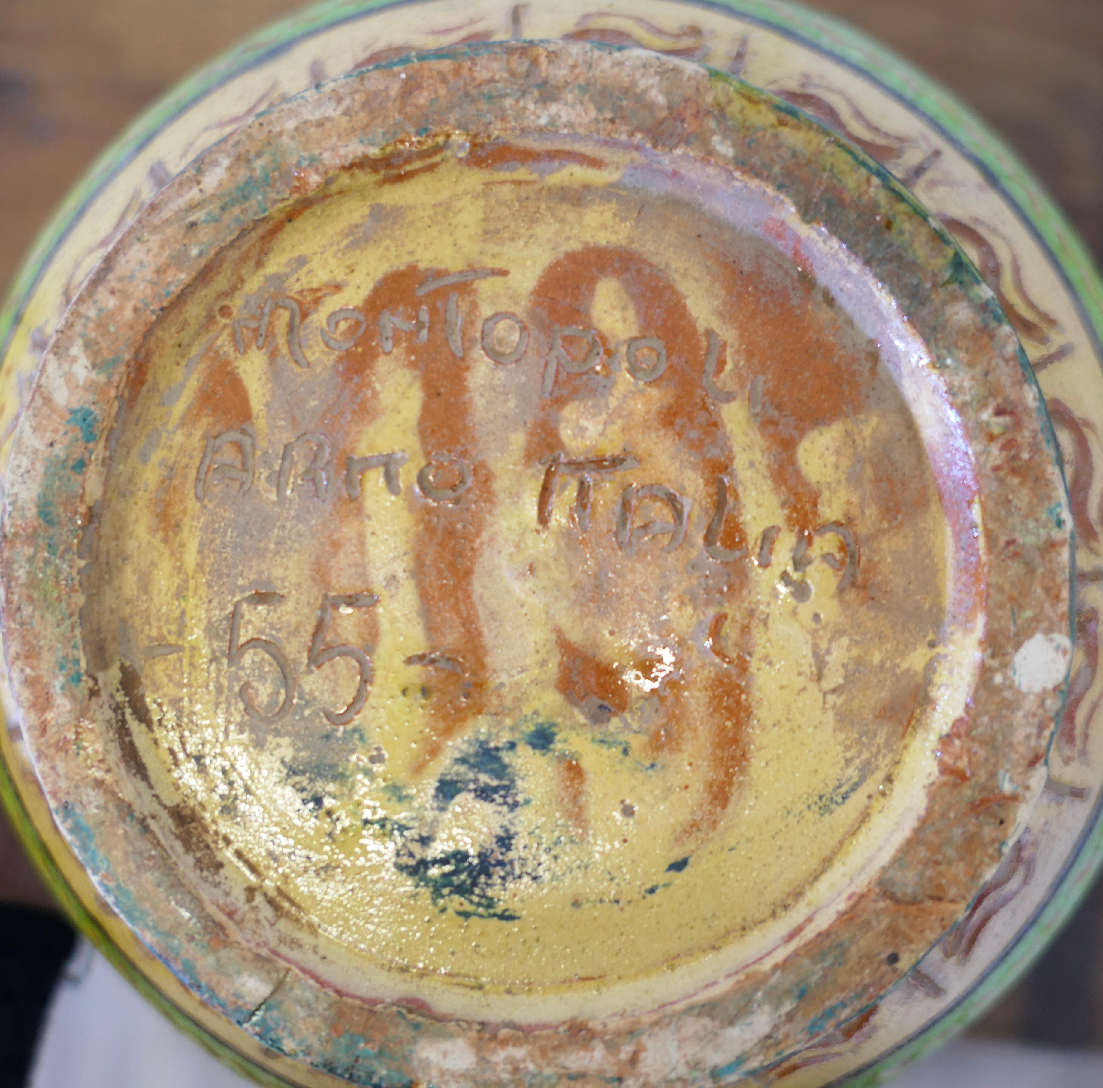 Terracotta Vaso italiano Montopolyi Arno con guardiani alati   Un pezzo insolito in vendita