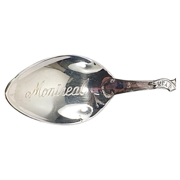 Montreal Canada Maple Leaf Collection Silver Teaspoon with Figurine In Excellent Condition For Sale In Bilbao, ES
