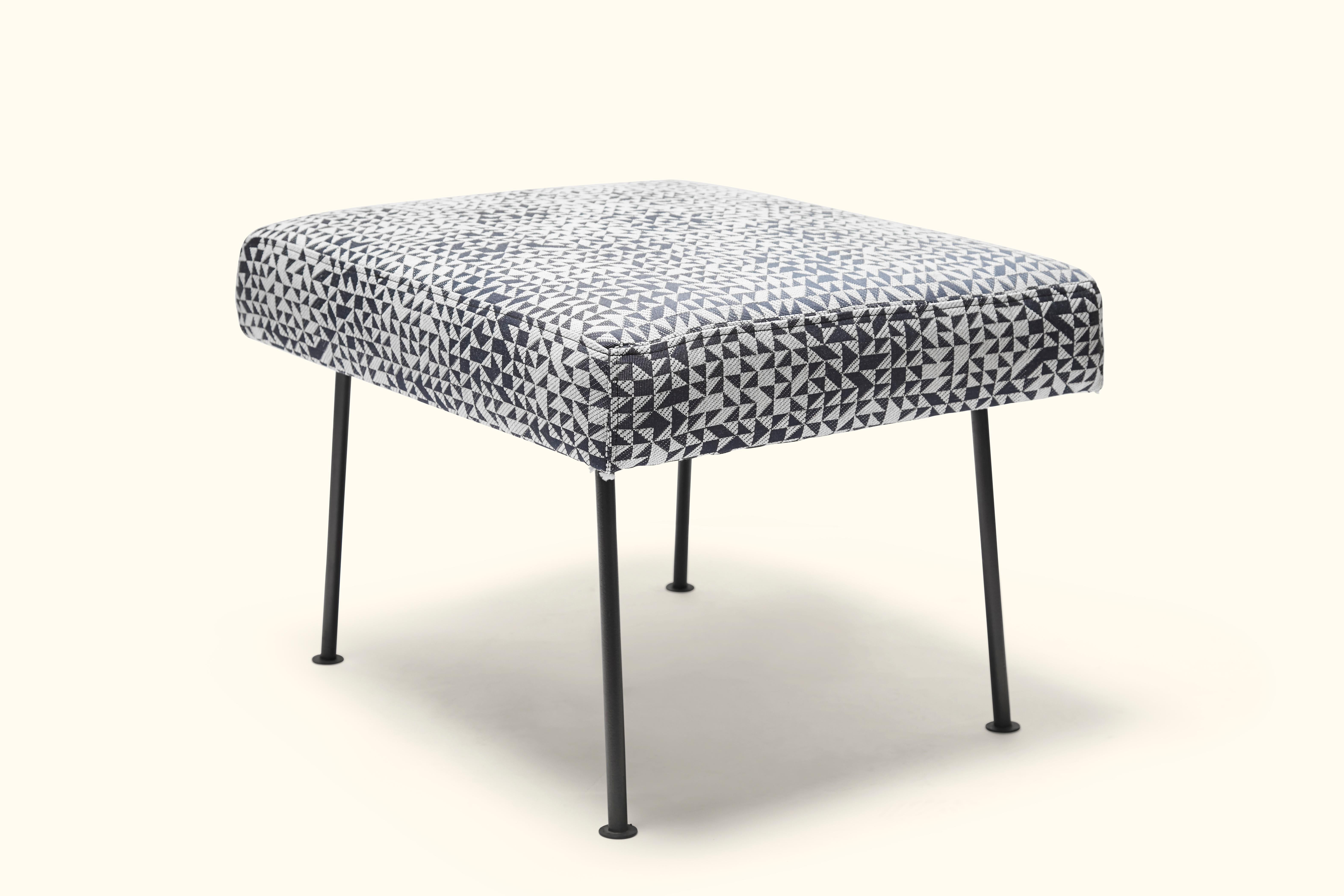 The Montrose ottoman features a steel frame and an attached cushion. The piece is suitable for indoor or outdoor use, but is not intended for use in wet areas.

The Lawson-Fenning Collection is designed and handmade in Los Angeles, California.

Can