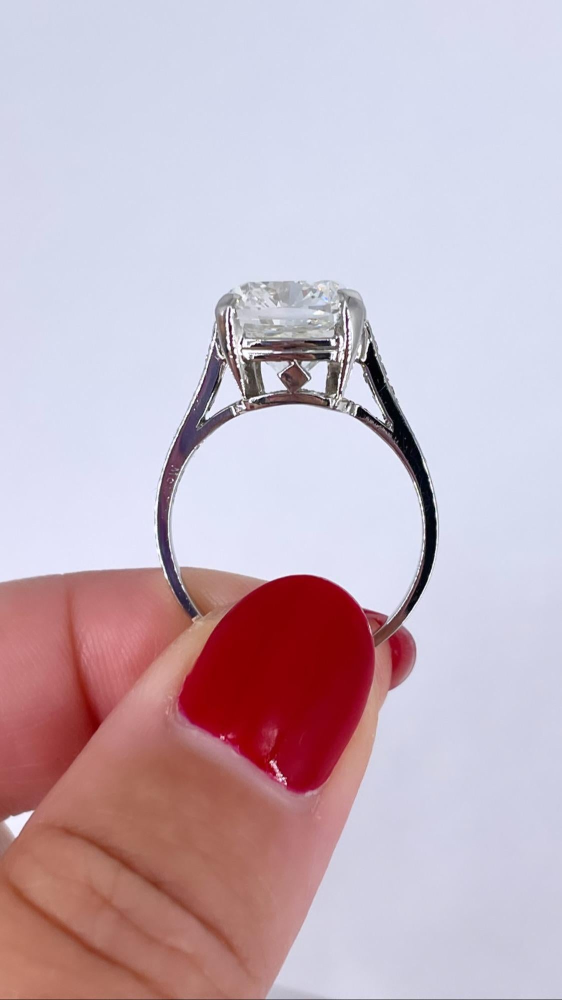 Taille coussin  Bague de fiançailles en platine avec diamant brillant coussin de 6,71 carats de Cartier  en vente