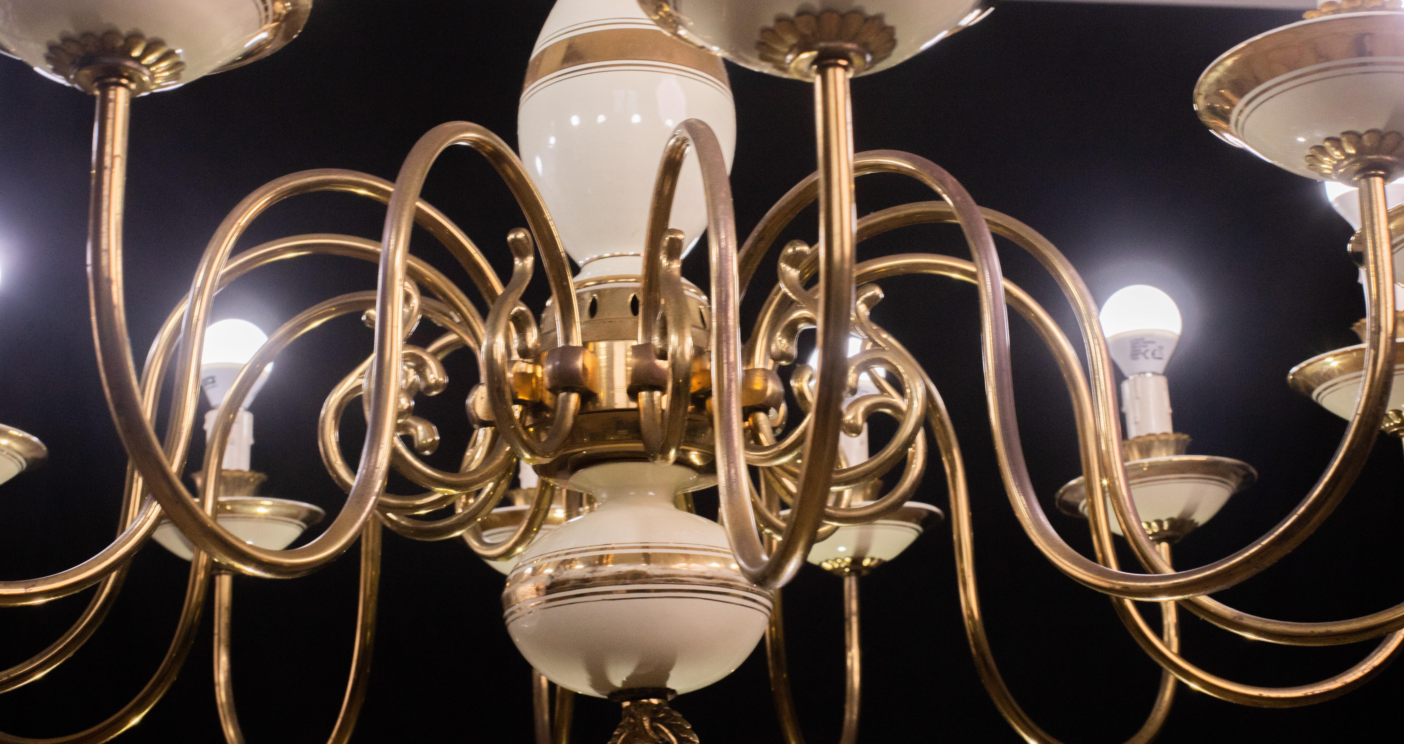 Monumental 12 Lights Art Deco Brass and Ceramic Chandelier, 1950s For Sale 4