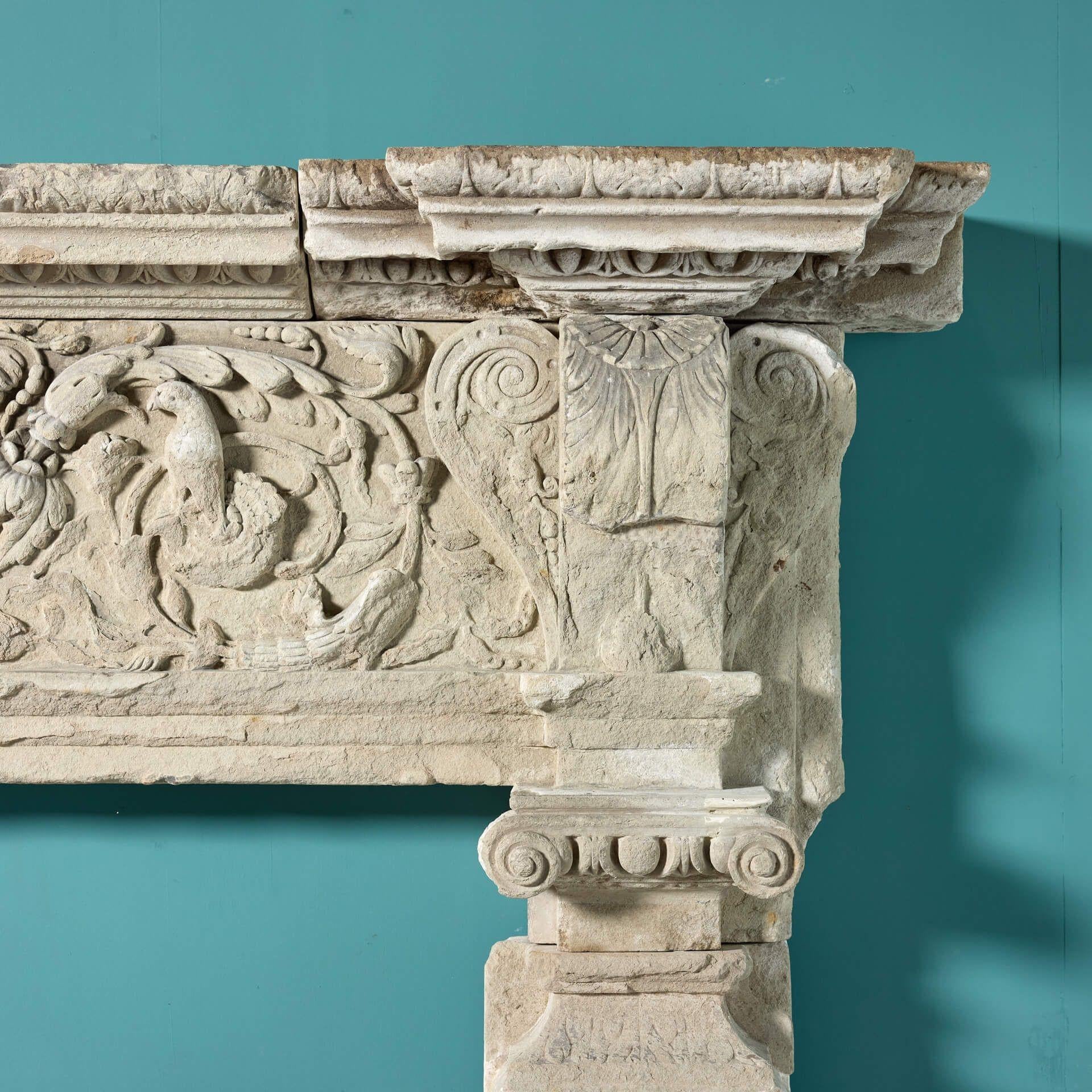 Monumentale 17. Jahrhundert Englisch geschnitzt Kalkstein Kamin Mantel (Tudor) im Angebot