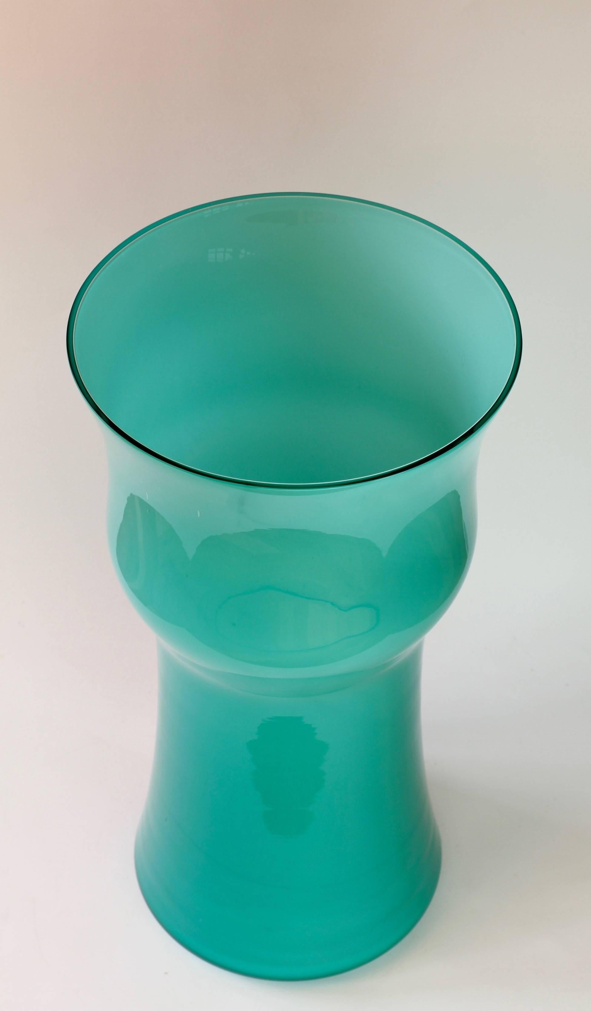 Monumental 18 Zoll hoch Cenedese Italienisch Murano Glas Tafelaufsatz Vase im Angebot 1