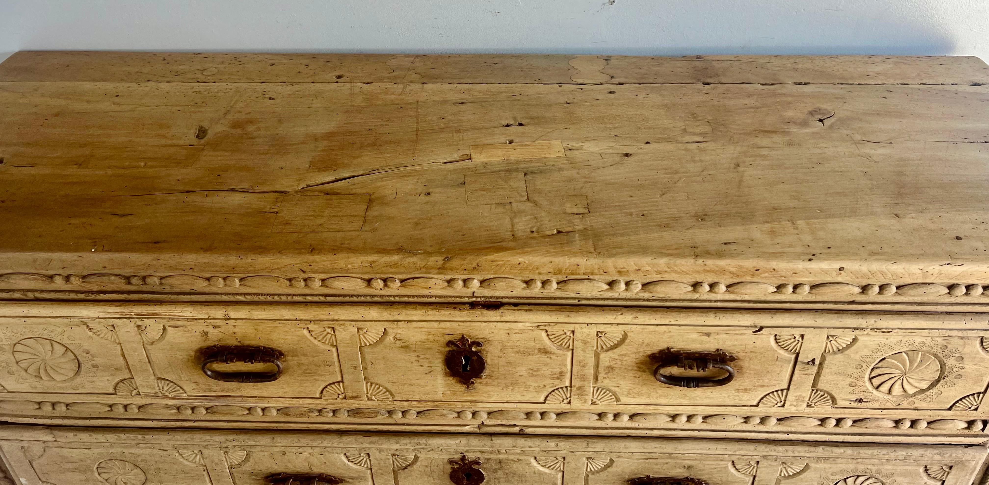 Monumentale commode italienne à 3 tiroirs du 18e siècle en vente 13