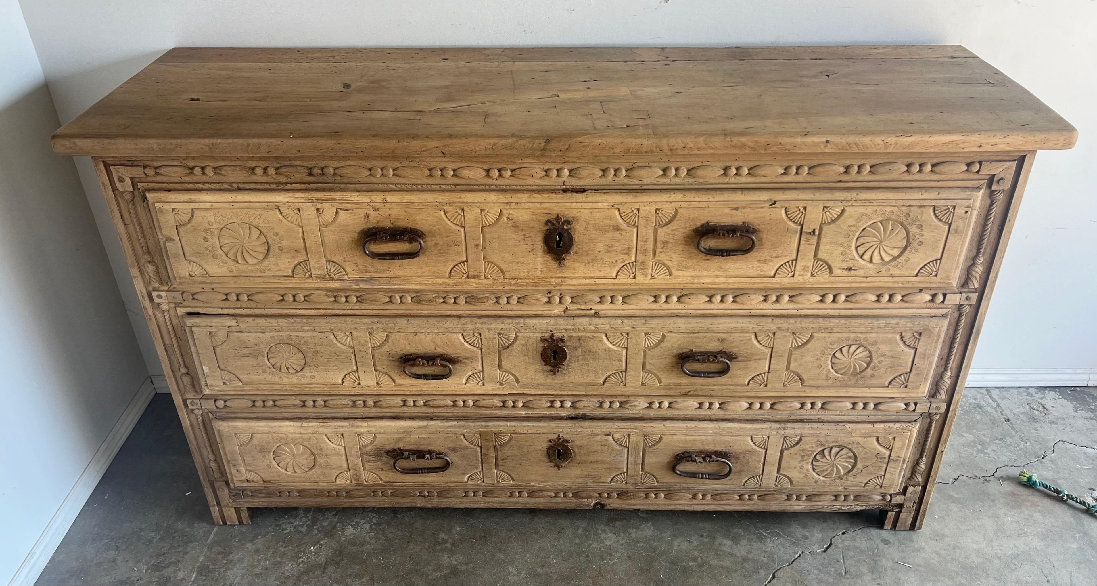 Baroque Monumental 18th Century Italian 3-Drawer Commode For Sale