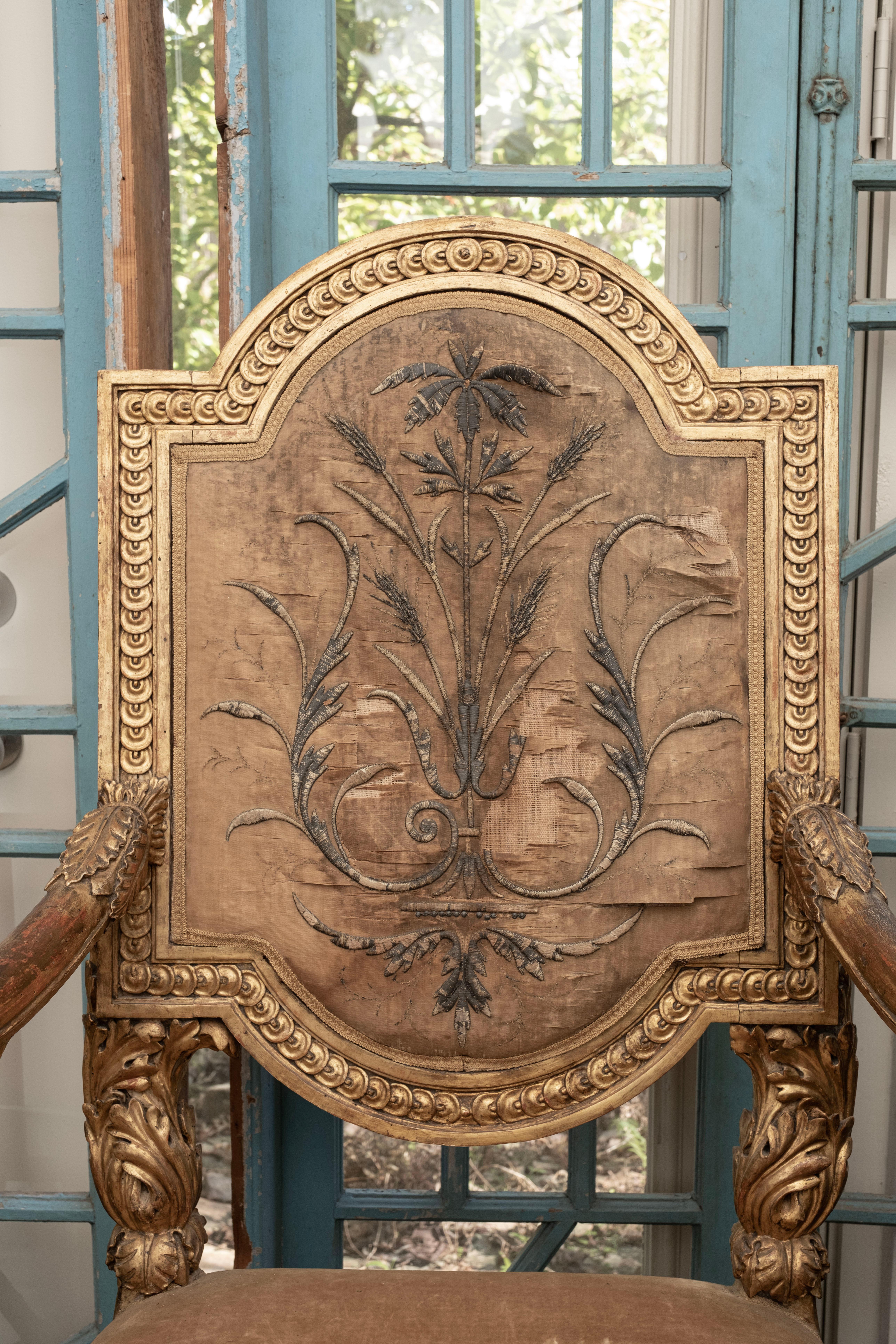 Monumental 18th Century Venetian Louis XVI Giltwood Chair 5