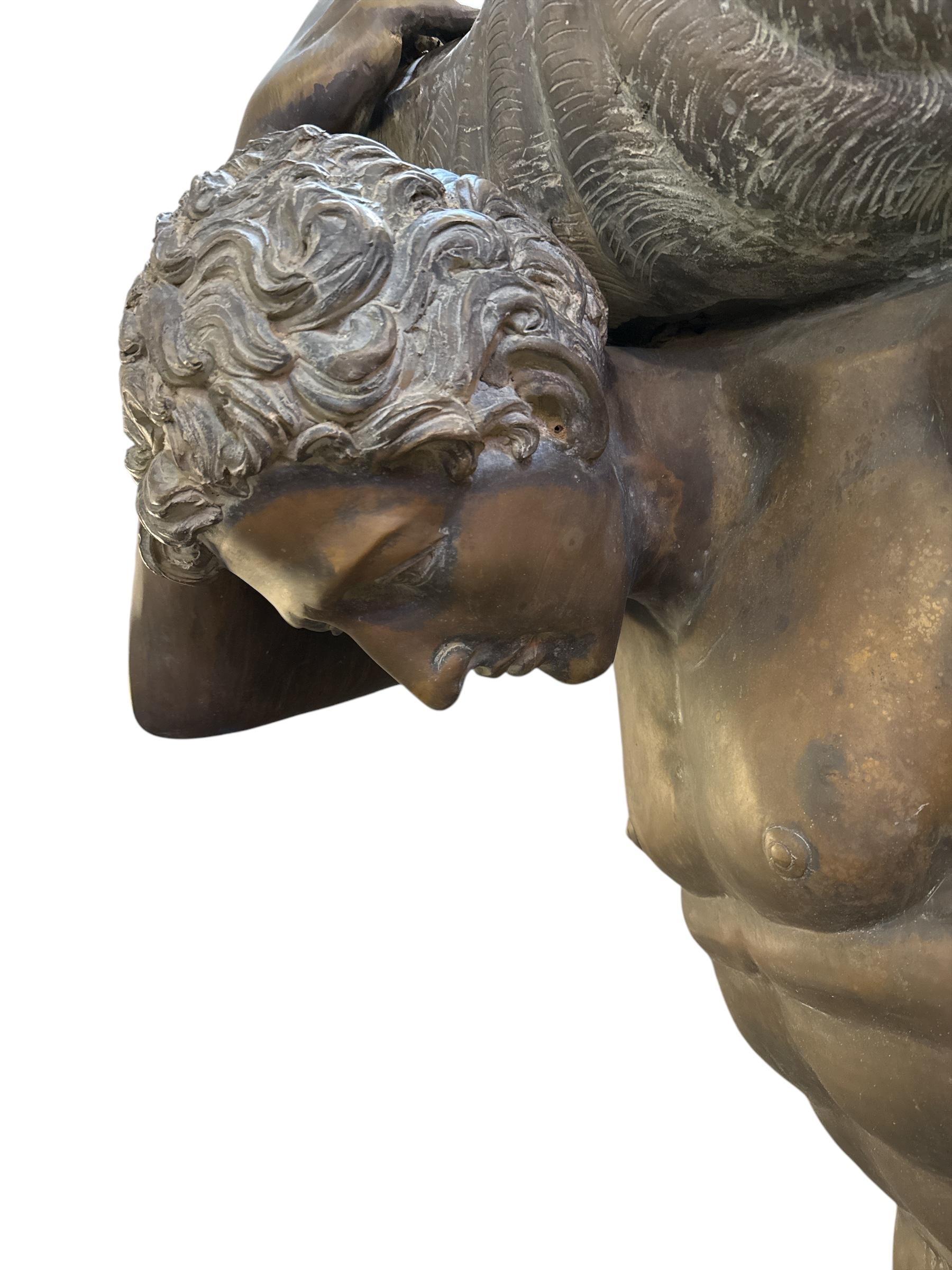 XX secolo Statua monumentale di Ercole in bronzo del 1950 per fontana d'acqua in vendita