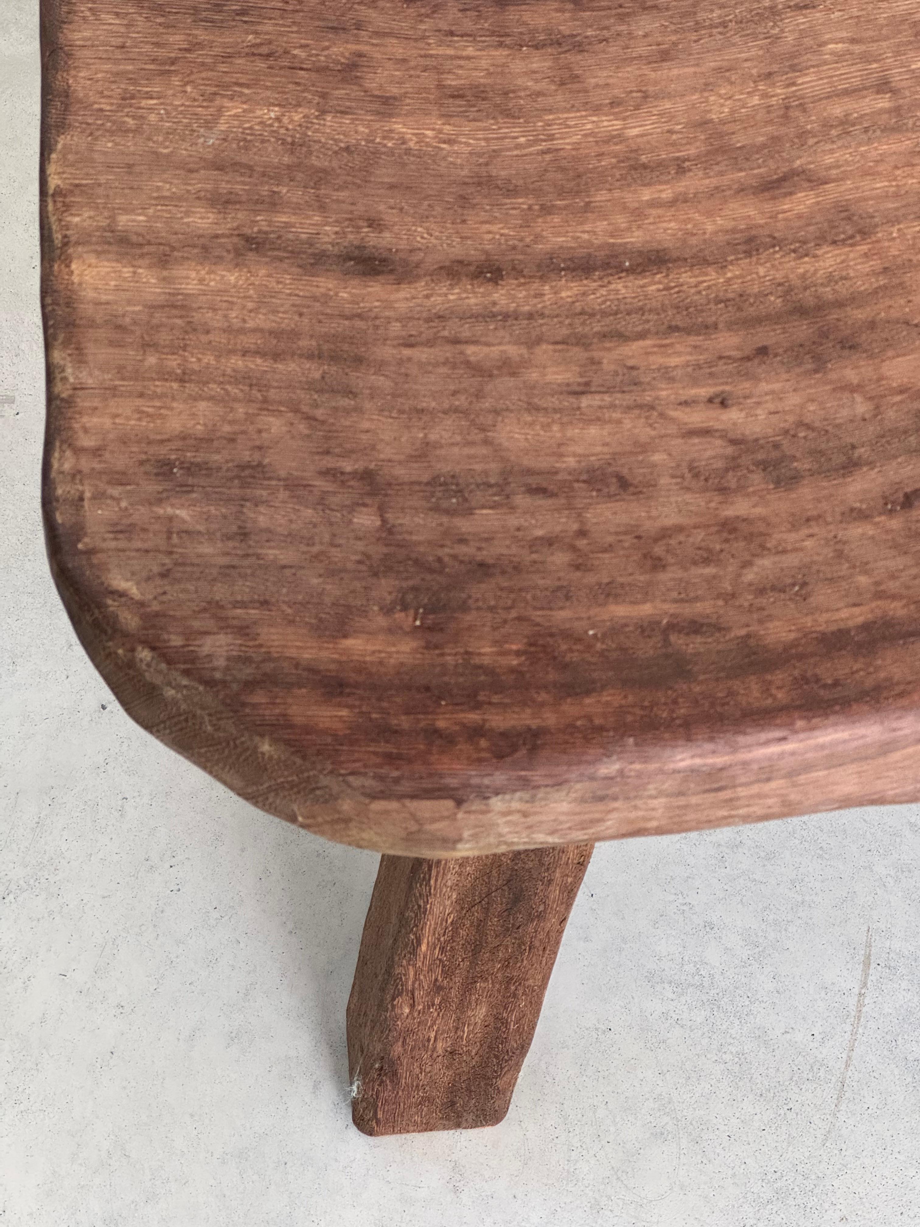Provincial français Monumentale table basse en chêne massif brutaliste des années 1950, attribuée à Jean Touret en vente