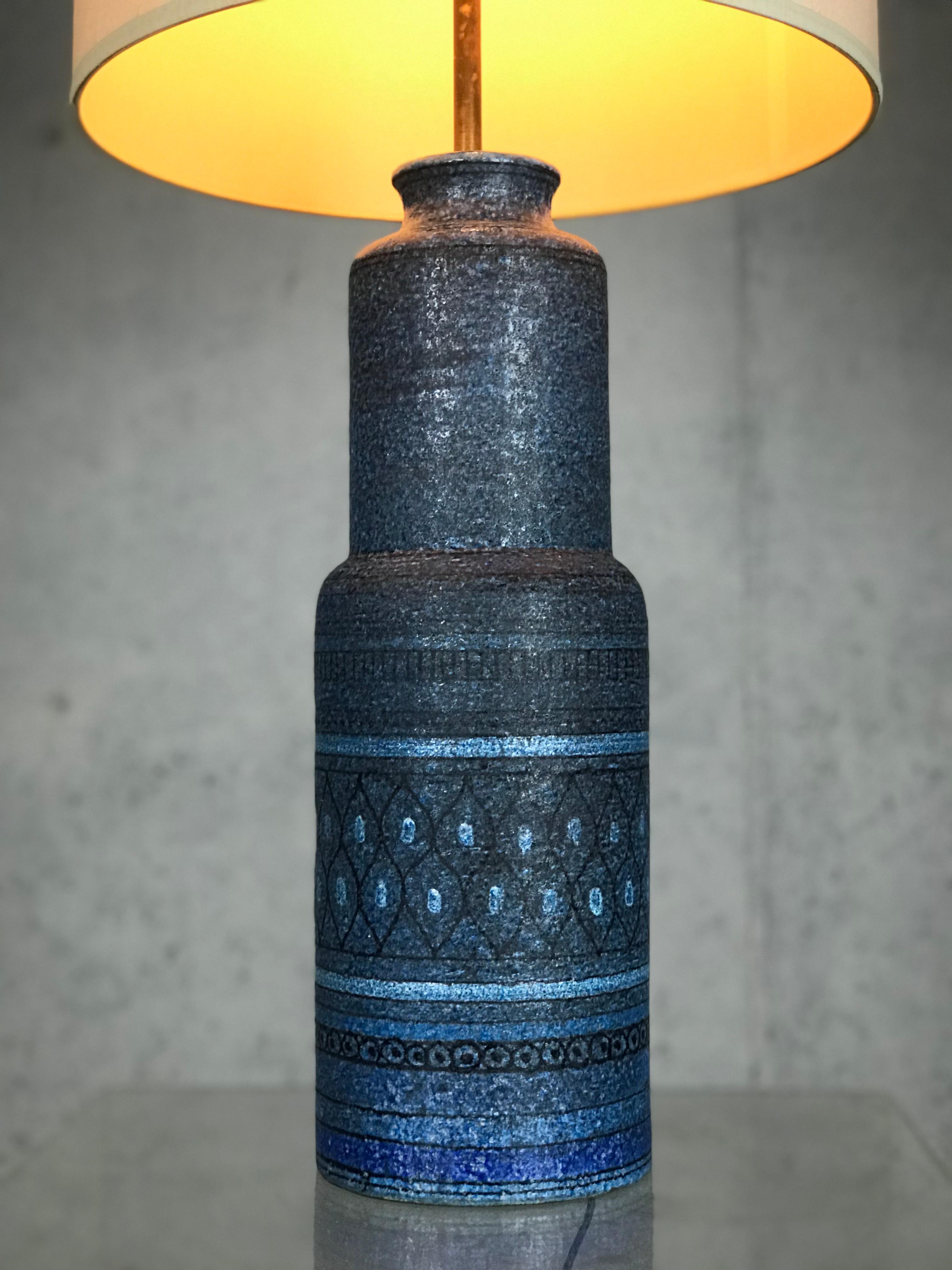 Huge and colorful 1960s Italian ceramic lamp by Bitossi for Raymor. Very nice vintage condition.
Shade not included
Measures:
29