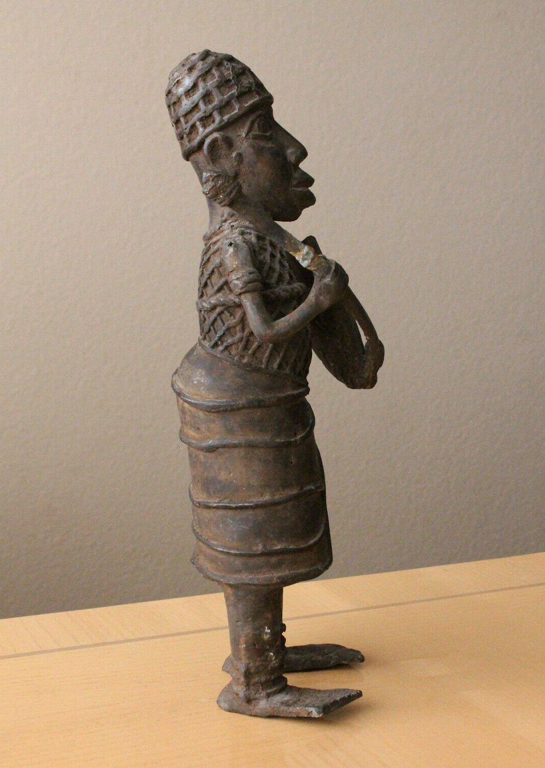 Monumental 19th Century Benin Oba Warrior Bronze Sculpture! Africa In Good Condition For Sale In Peoria, AZ