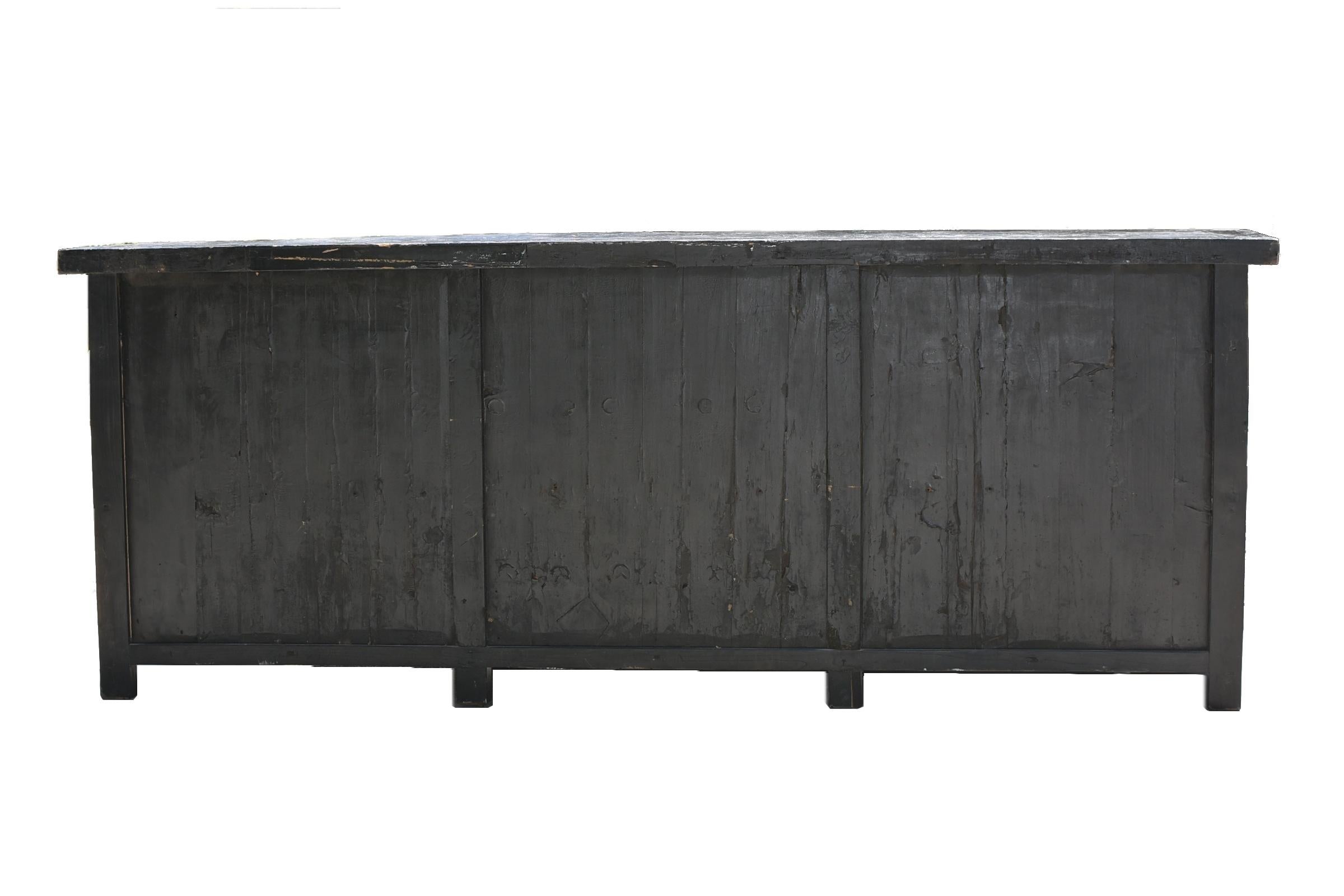 Monumentales chinesisches schwarzes Sideboard aus dem 19. Jahrhundert 9'8 Zoll  im Angebot 9