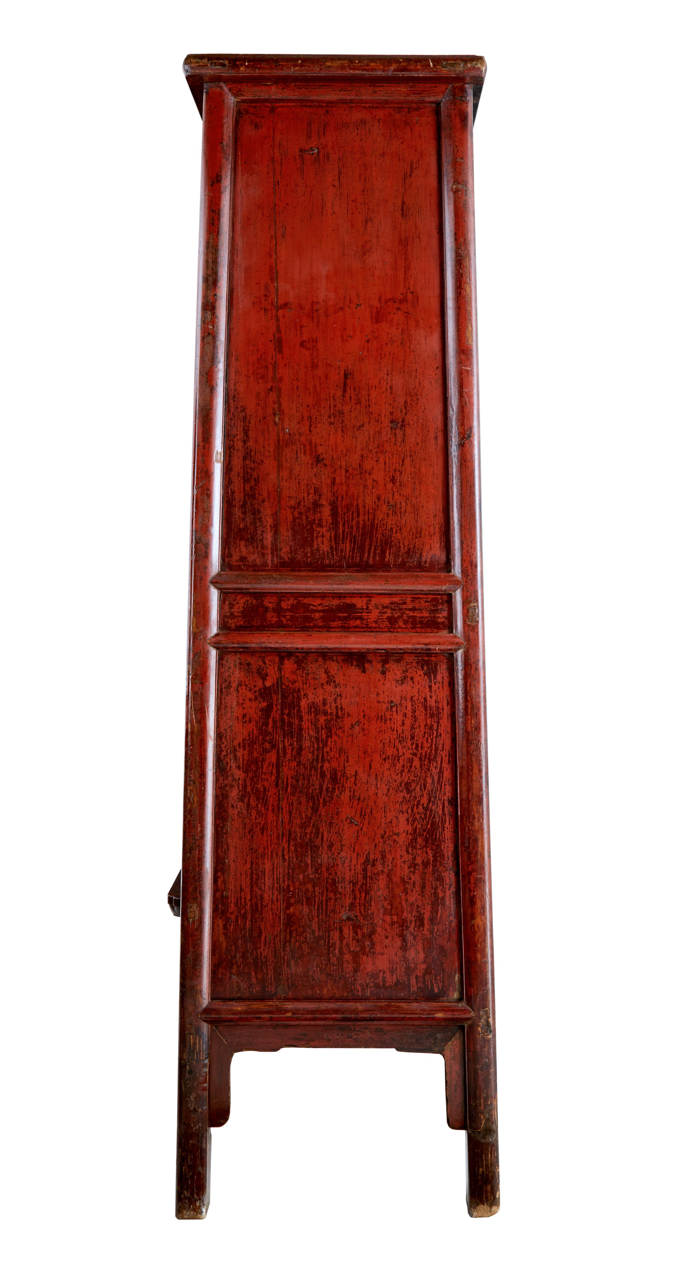 Qing Monumentale credenza cinese del XIX secolo in lacca rossa in vendita