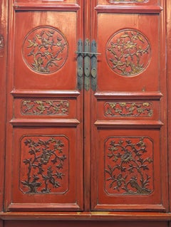 Monumentaler, sich verjüngender Schrank aus dem 19. Jahrhundert aus der chinesischen Provinz Shanxi, mit rotem Lack und Vergoldung