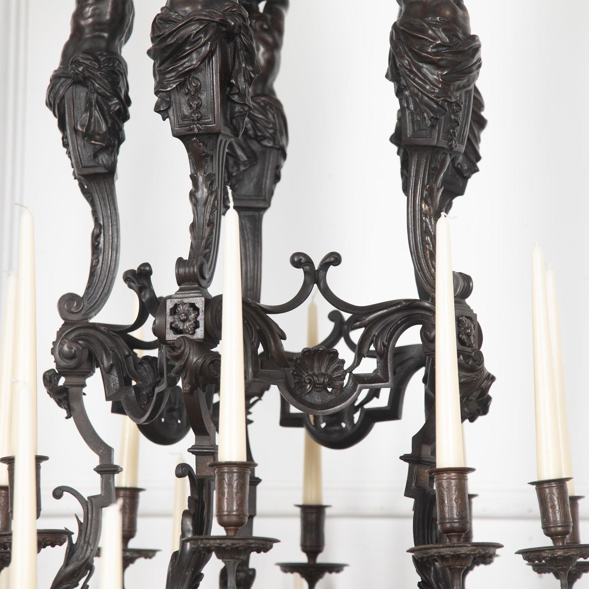 Monumental araña francesa de bronce del siglo XIX en venta 7