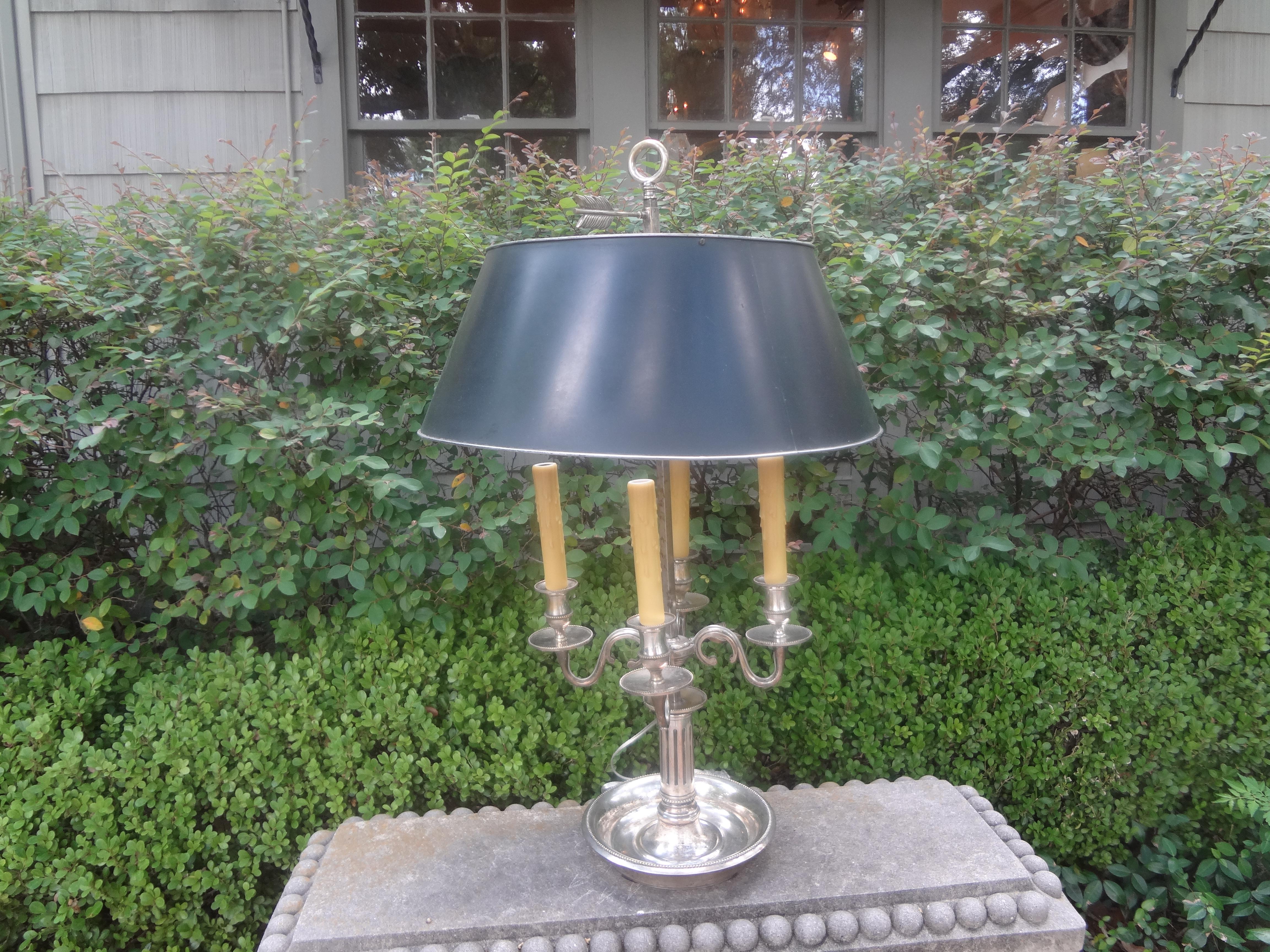 Monumentale französische Bouillotte-Lampe im Louis-XVI-Stil des 19. Jahrhunderts im Angebot 4