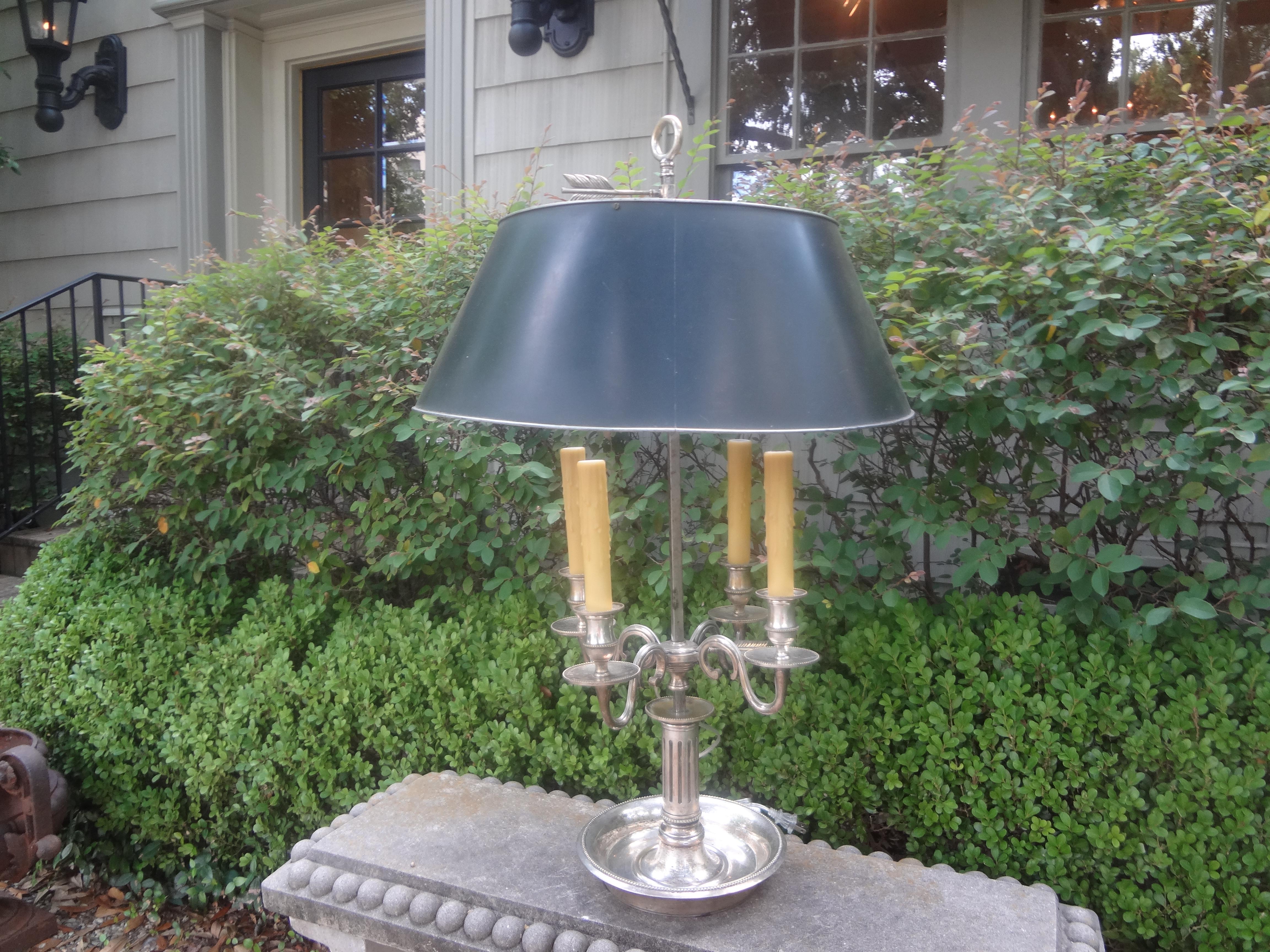 Monumentale französische Bouillotte-Lampe im Louis-XVI-Stil des 19. Jahrhunderts im Angebot 7