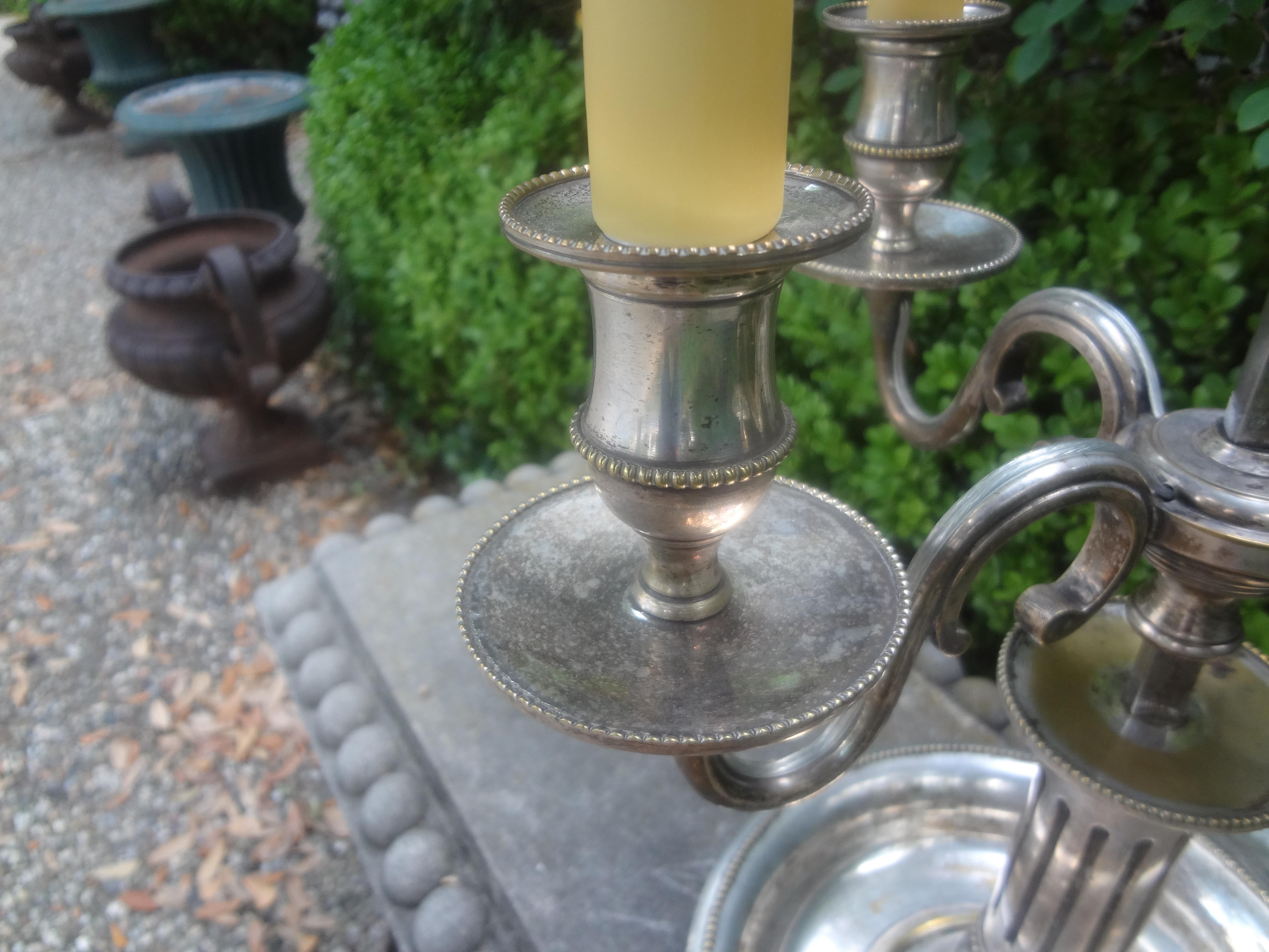 XIXe siècle Monumentale lampe bouillotte française du 19ème siècle de style Louis XVI en vente