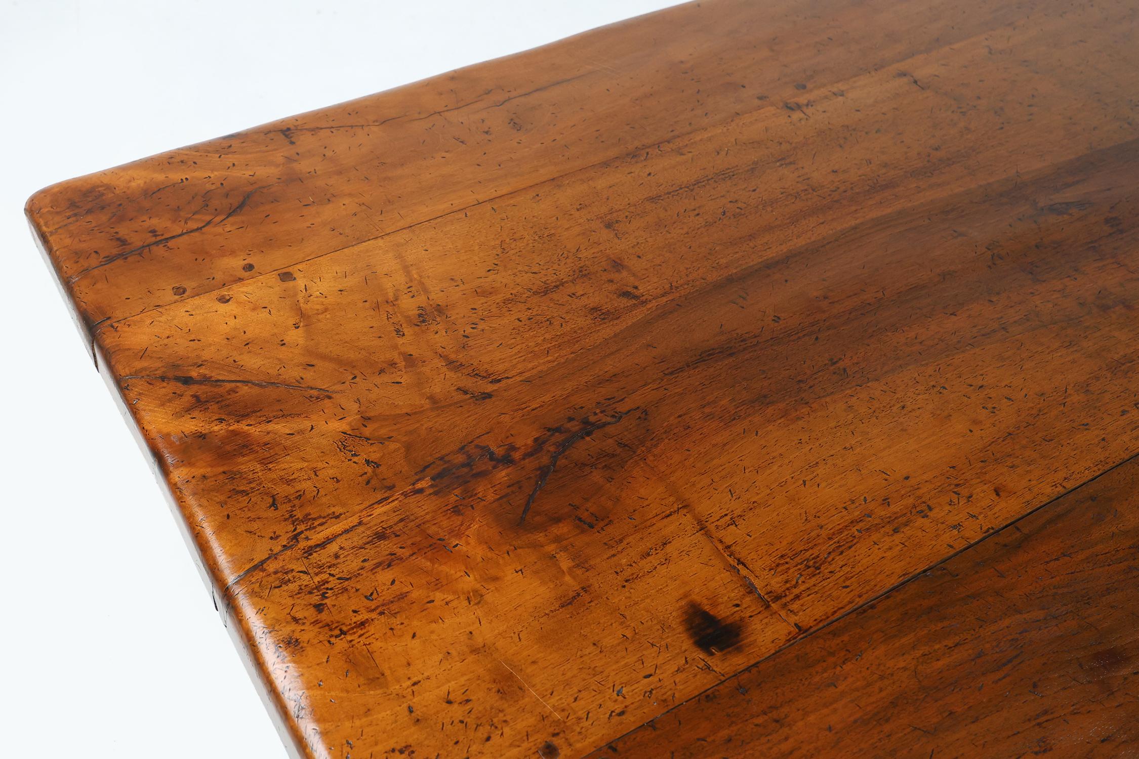 Mid-Century Modern Monumentale table de salle à manger de monastère en chêne français du 19e siècle en vente