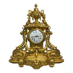 Monumentale orologio francese del XIX secolo a tre pezzi con guarnizione in ormolu