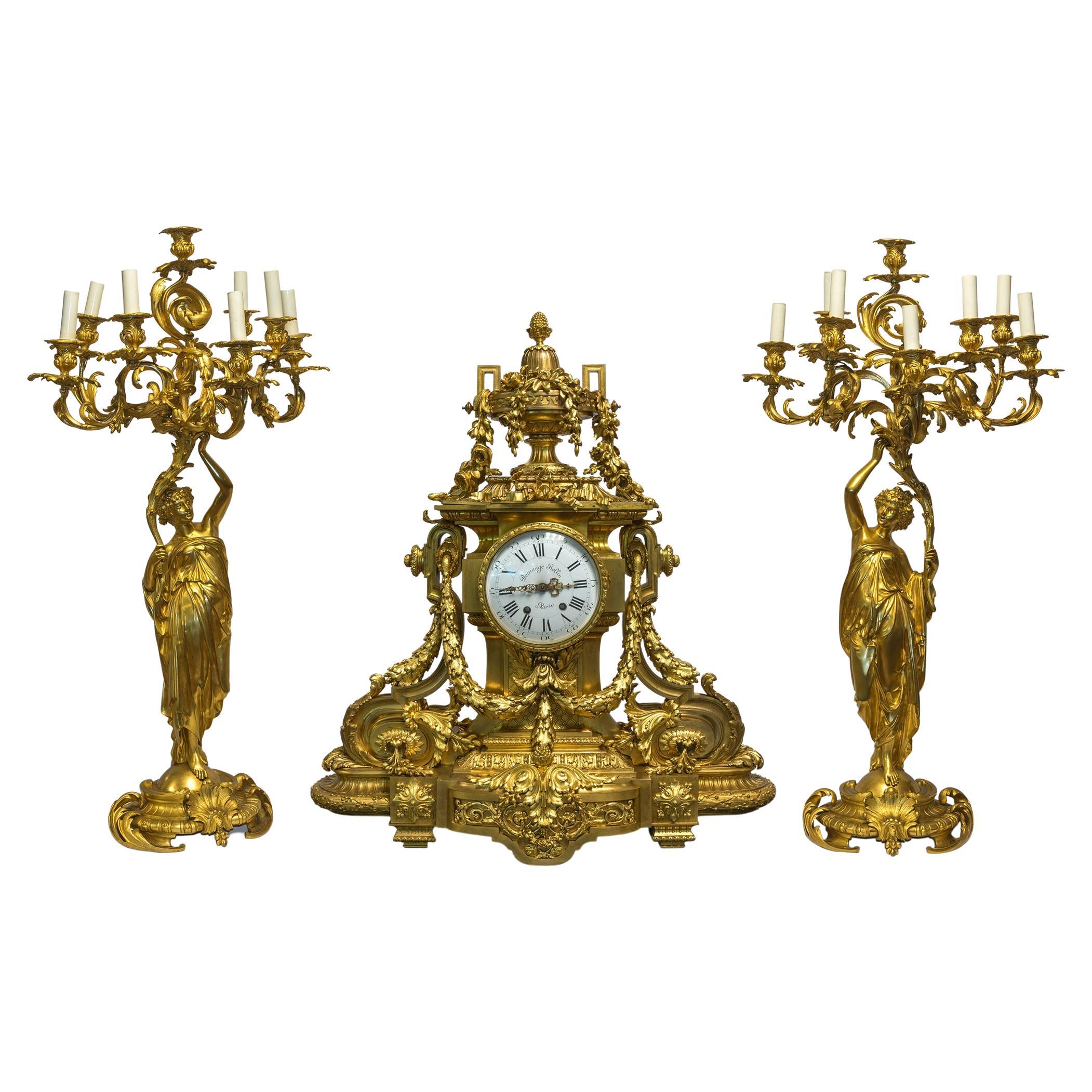 Monumental Reloj Francés de Tres Piezas Ormolu Garniture del Siglo XIX