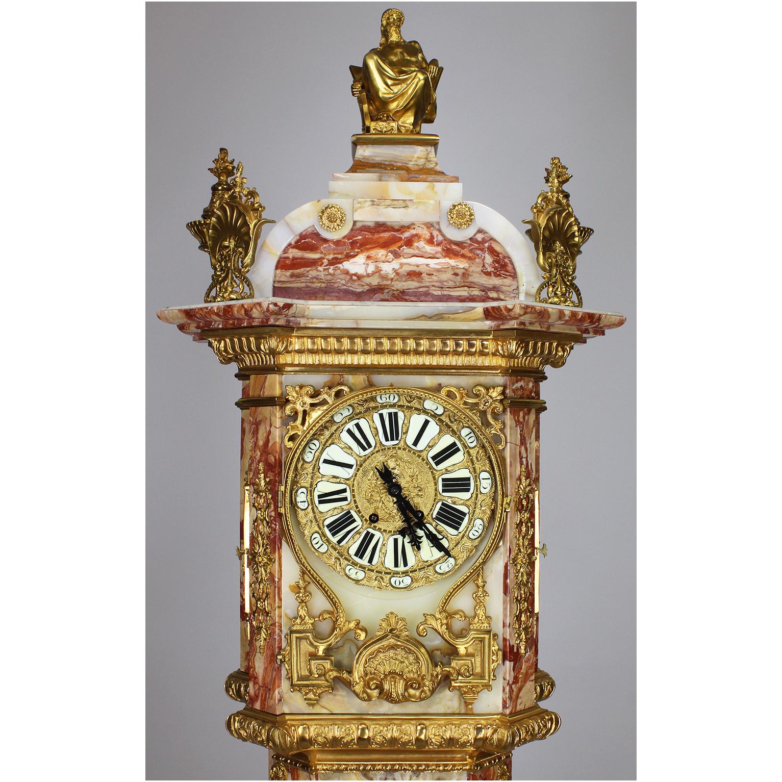 Monumentale Standuhr mit Goldbronze-Montierung aus Onyx und Marmor aus dem 19. Jahrhundert (Neoklassisches Revival) im Angebot