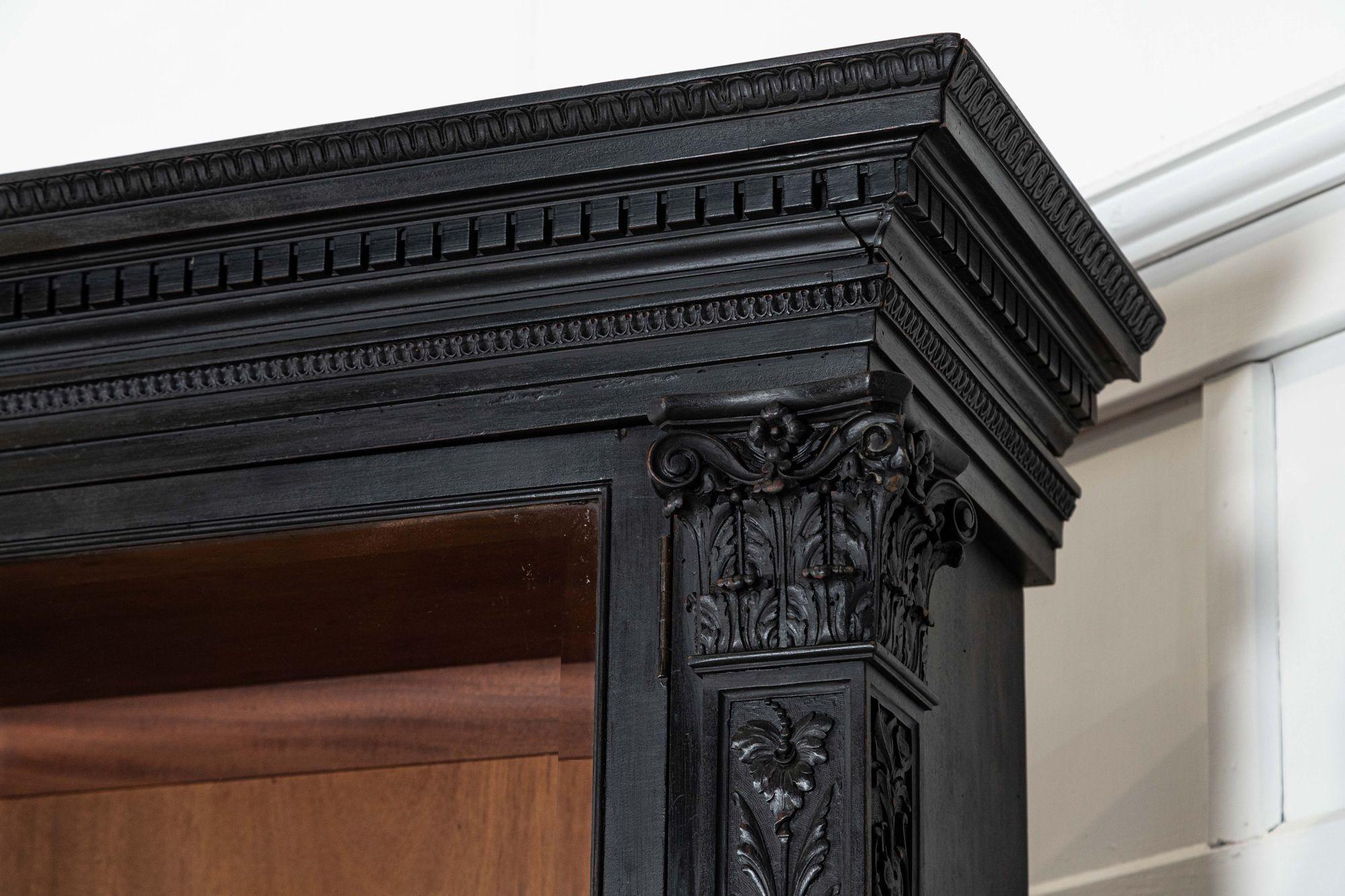 Monumentale libreria inglese del XIX secolo in mogano ebanizzato con ante a strappo in vendita 6