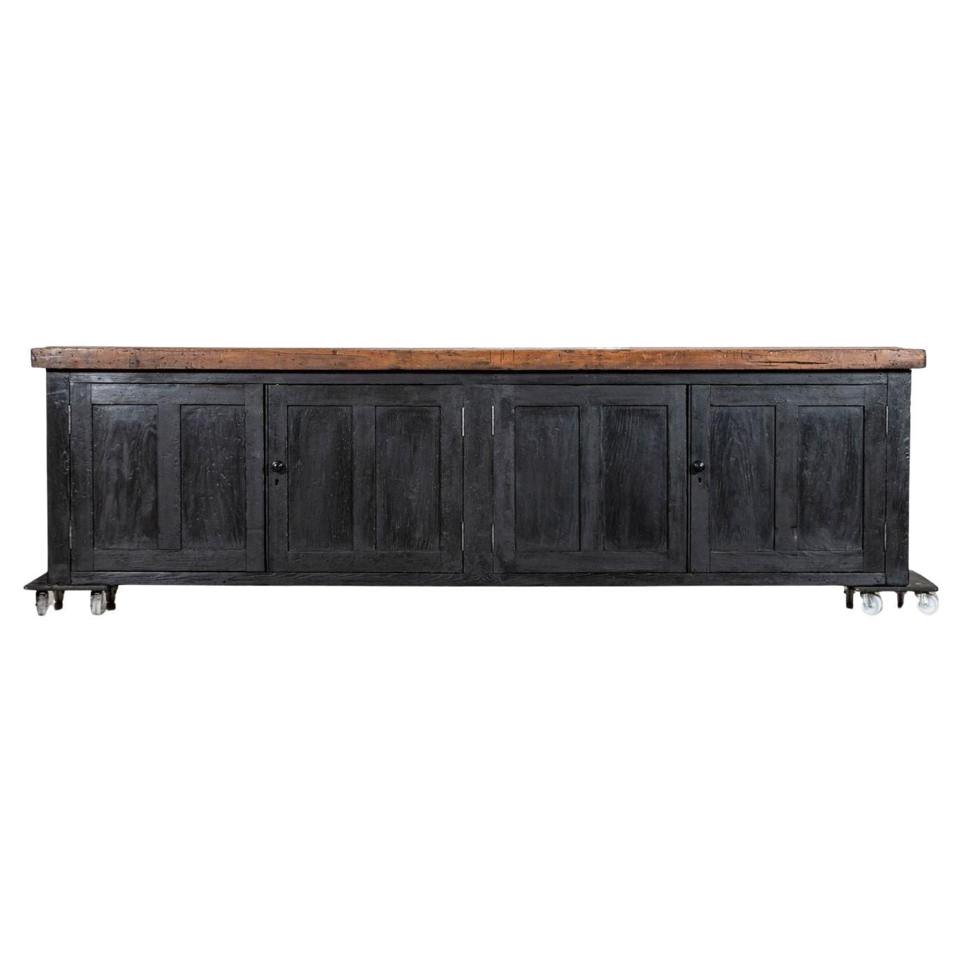 Monumentale base de commode en pin anglais ébonisé du XIXe siècle en vente