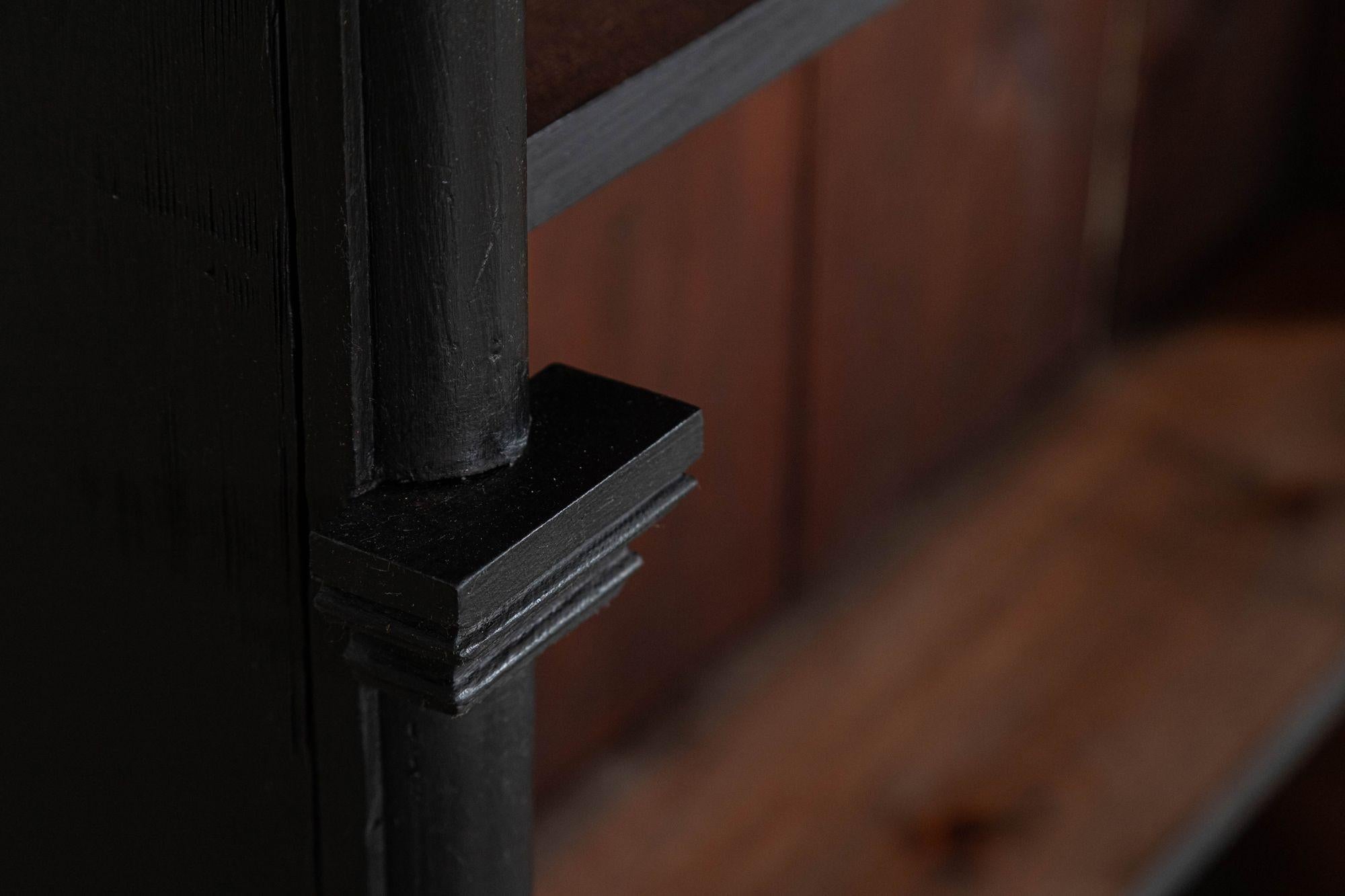 Monumental Cómoda Estantería de Pino Ebonizado del S. XIX en venta 7