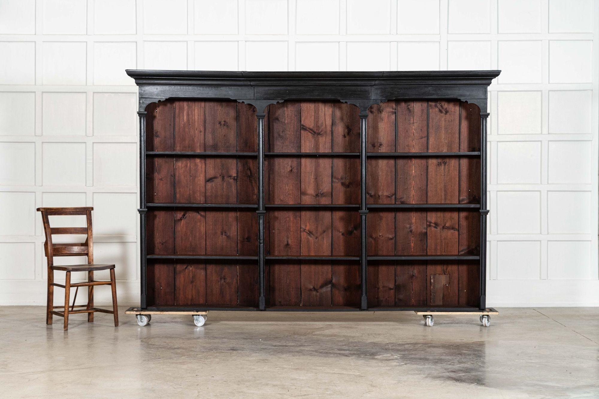 Monumental Cómoda Estantería de Pino Ebonizado del S. XIX en Bueno estado para la venta en Staffordshire, GB