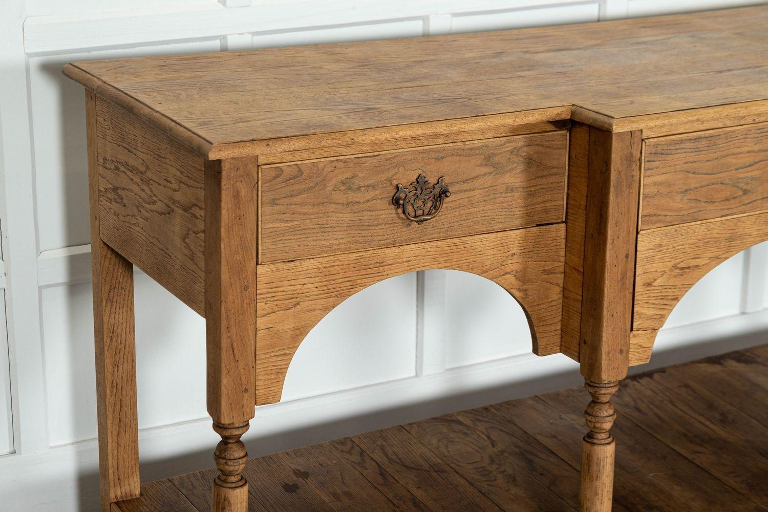 Monumentale base per comò a due ante in Oak inglese del XIX secolo in vendita 8
