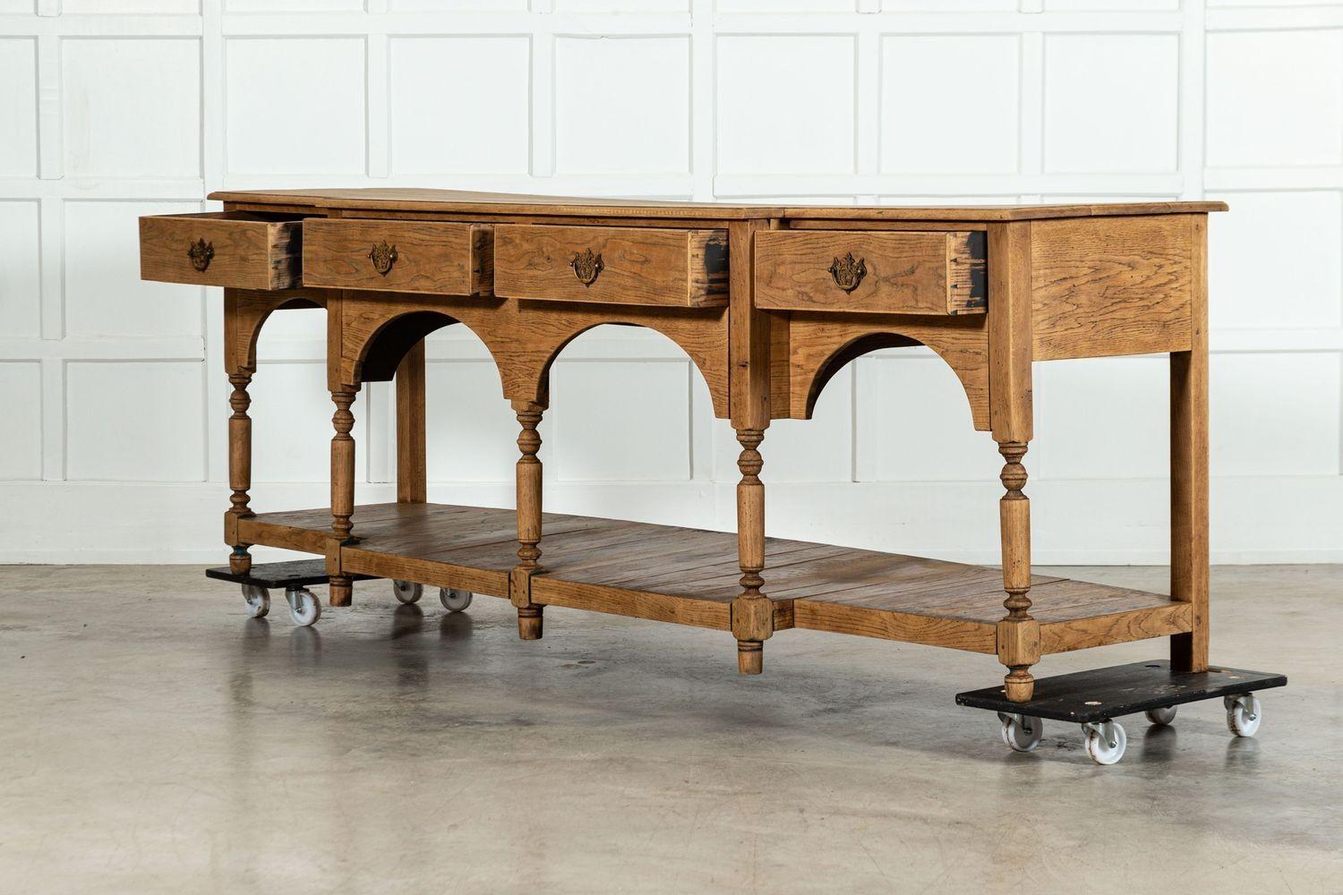Quercia Monumentale base per comò a due ante in Oak inglese del XIX secolo in vendita